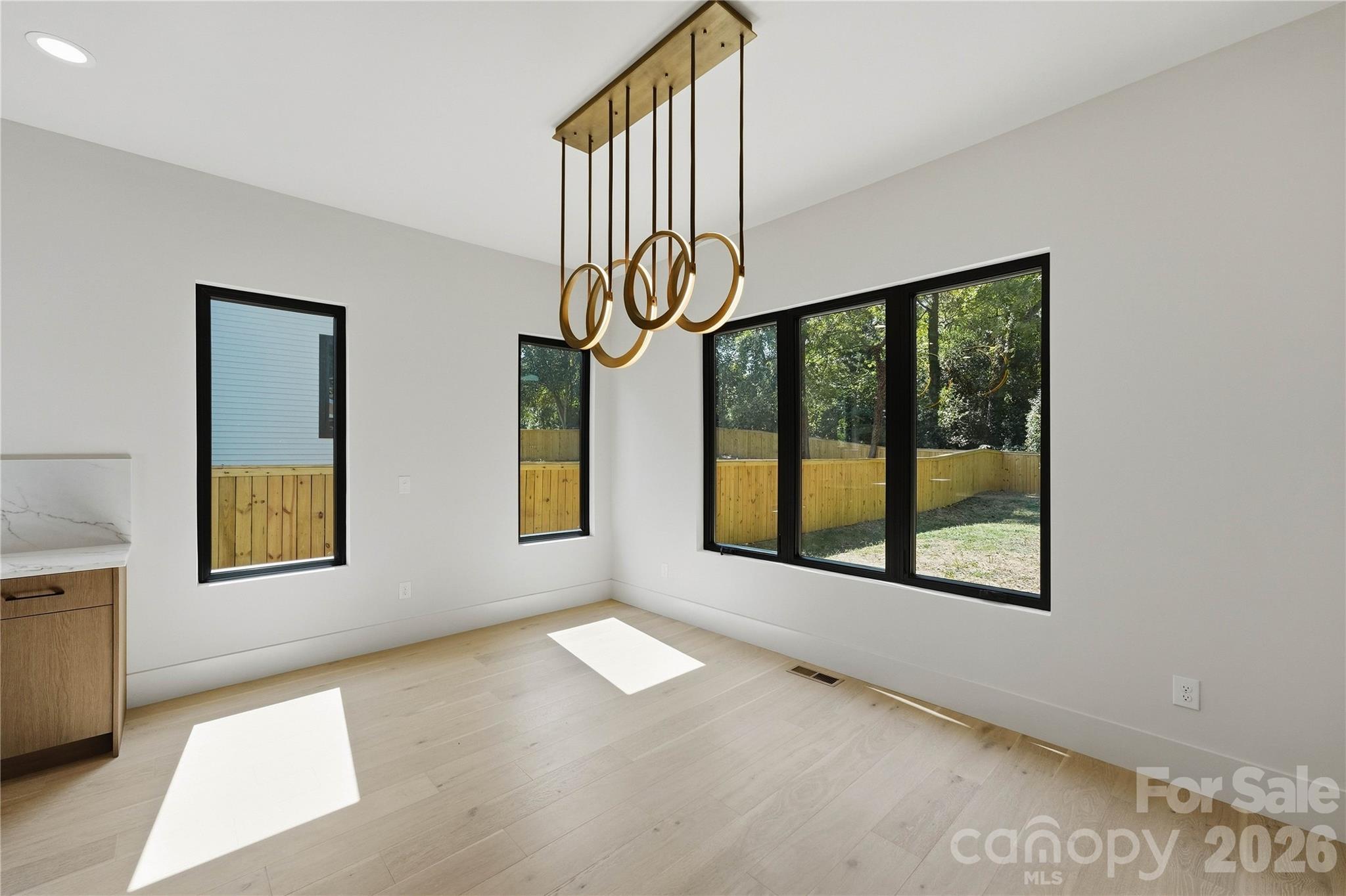 1433 N Sharon Amity Road Property Photo 11