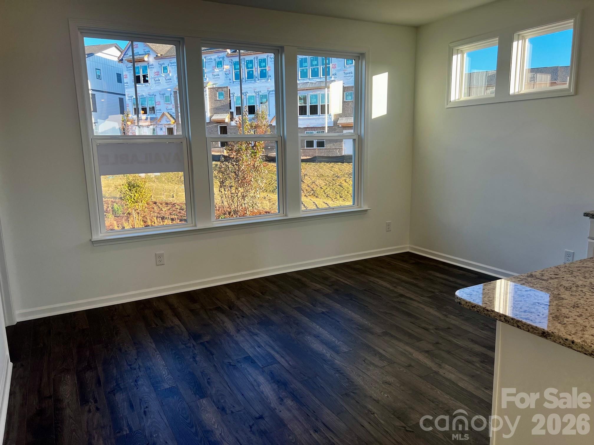 2025 Hawksworth Lane Property Photo 3
