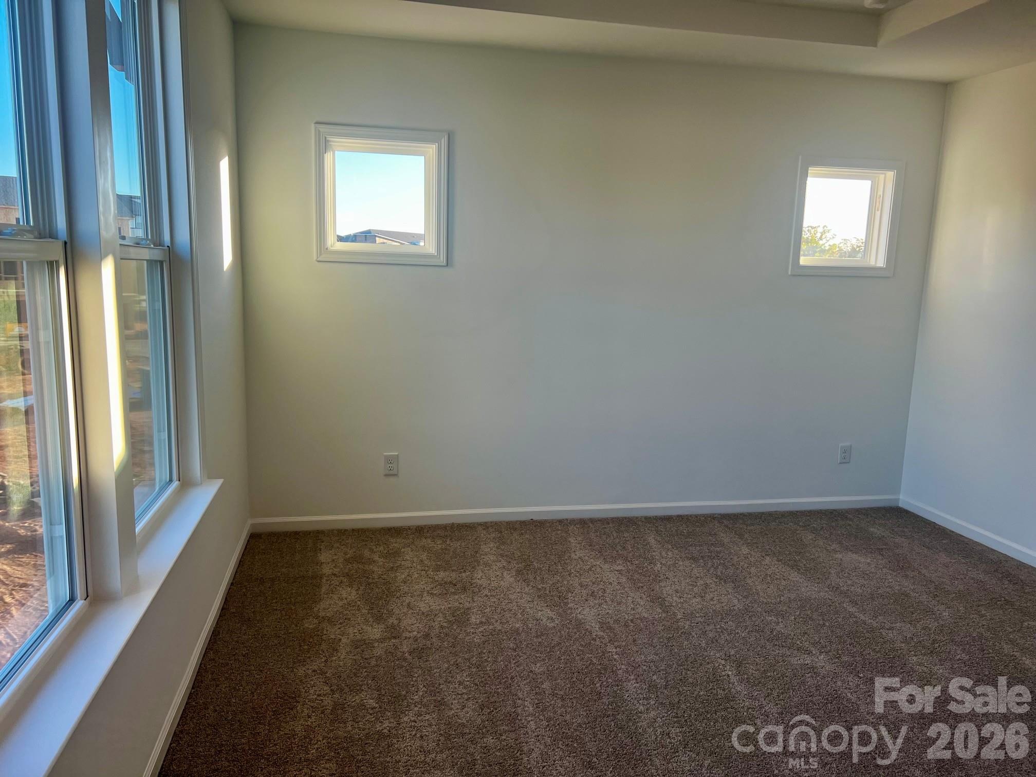 2025 Hawksworth Lane Property Photo 5