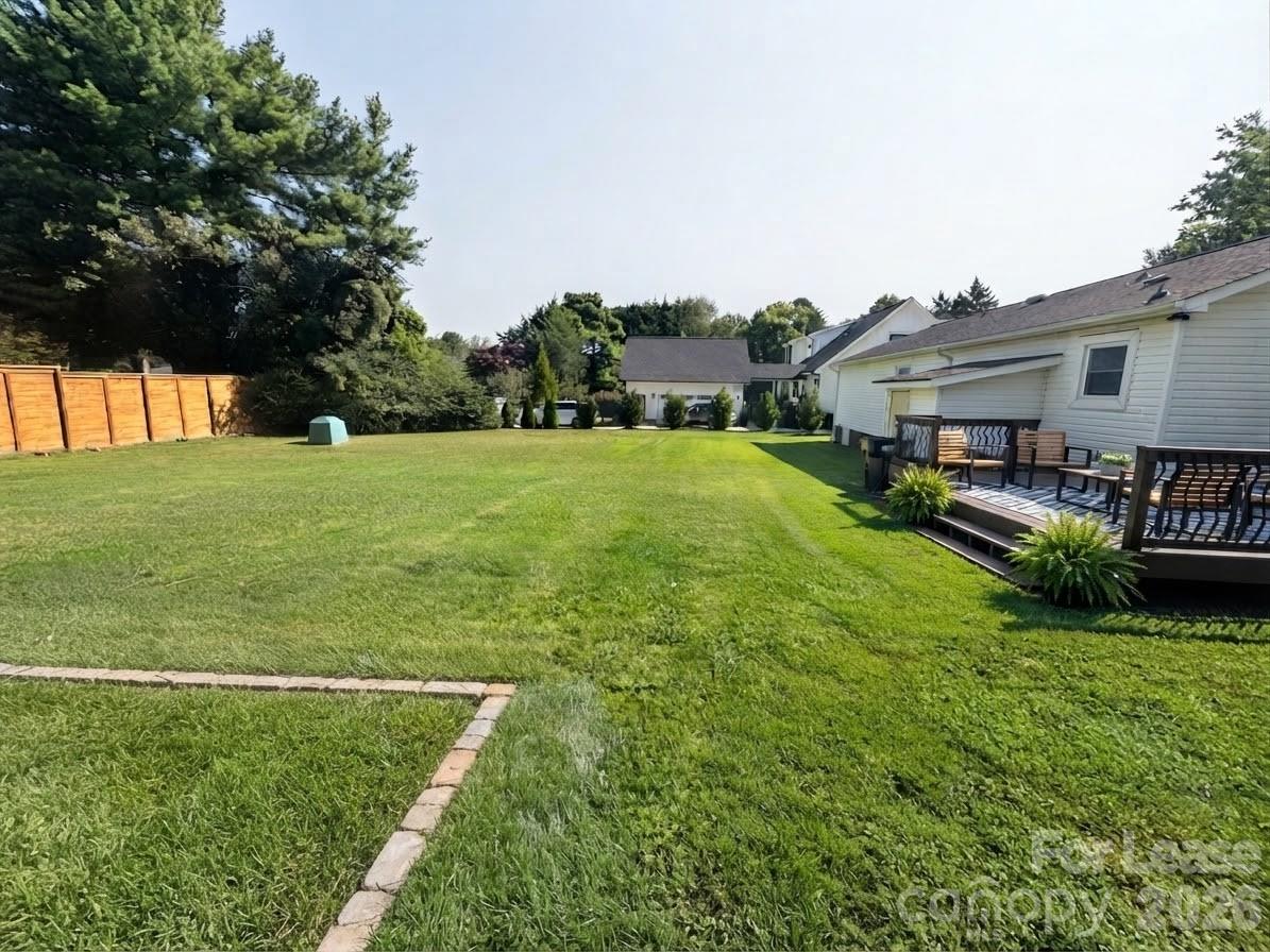 708 Langtree Road Property Photo 8