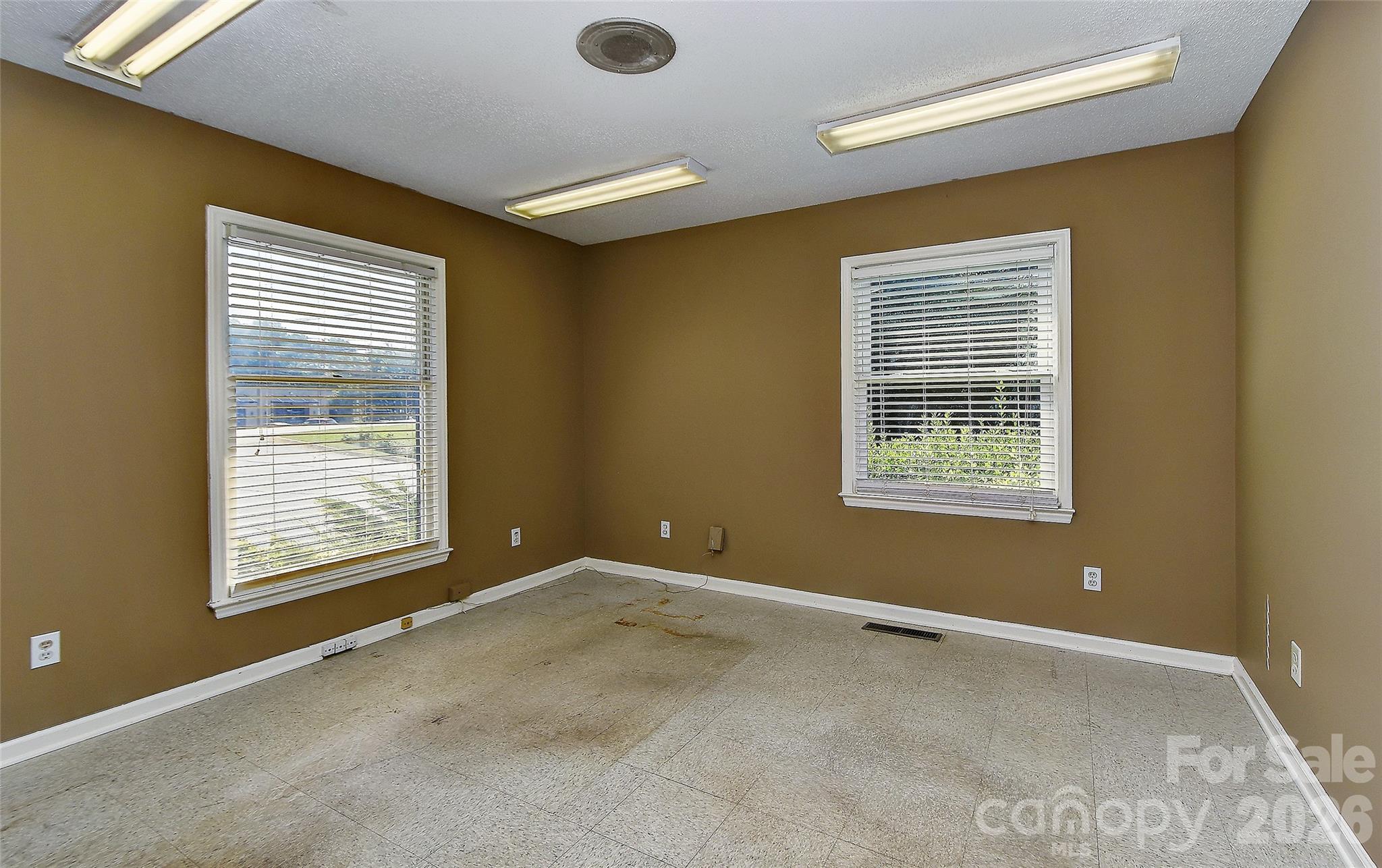 1907 Concord Avenue Property Photo 10
