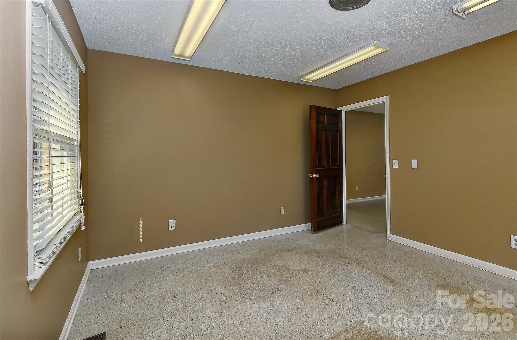 1907 Concord Avenue Property Photo 11