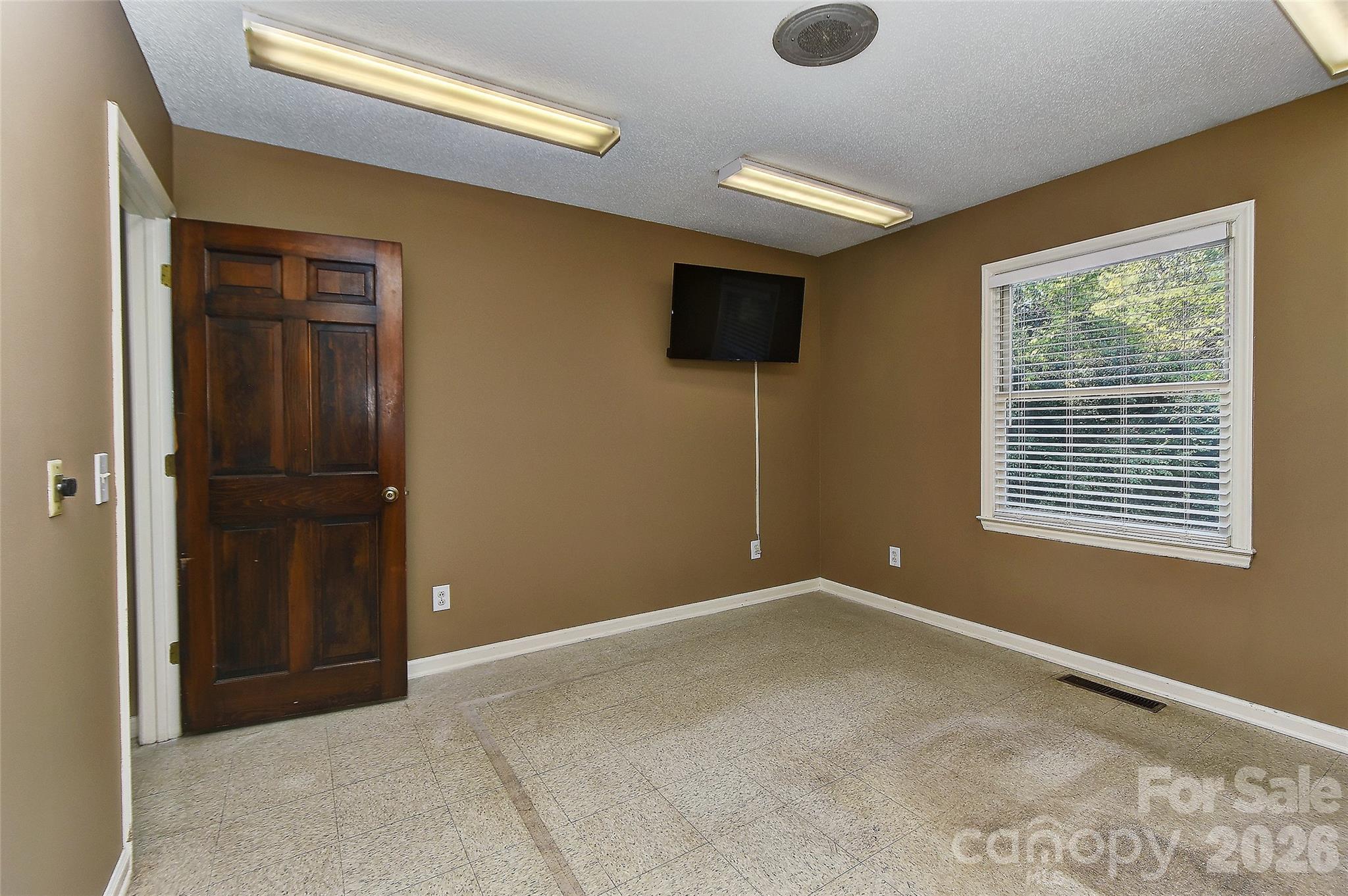 1907 Concord Avenue Property Photo 15
