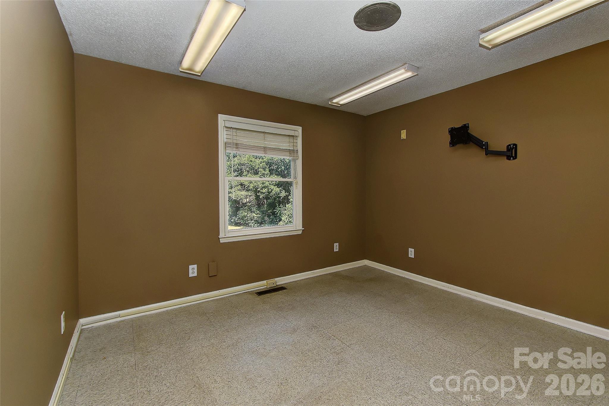 1907 Concord Avenue Property Photo 17