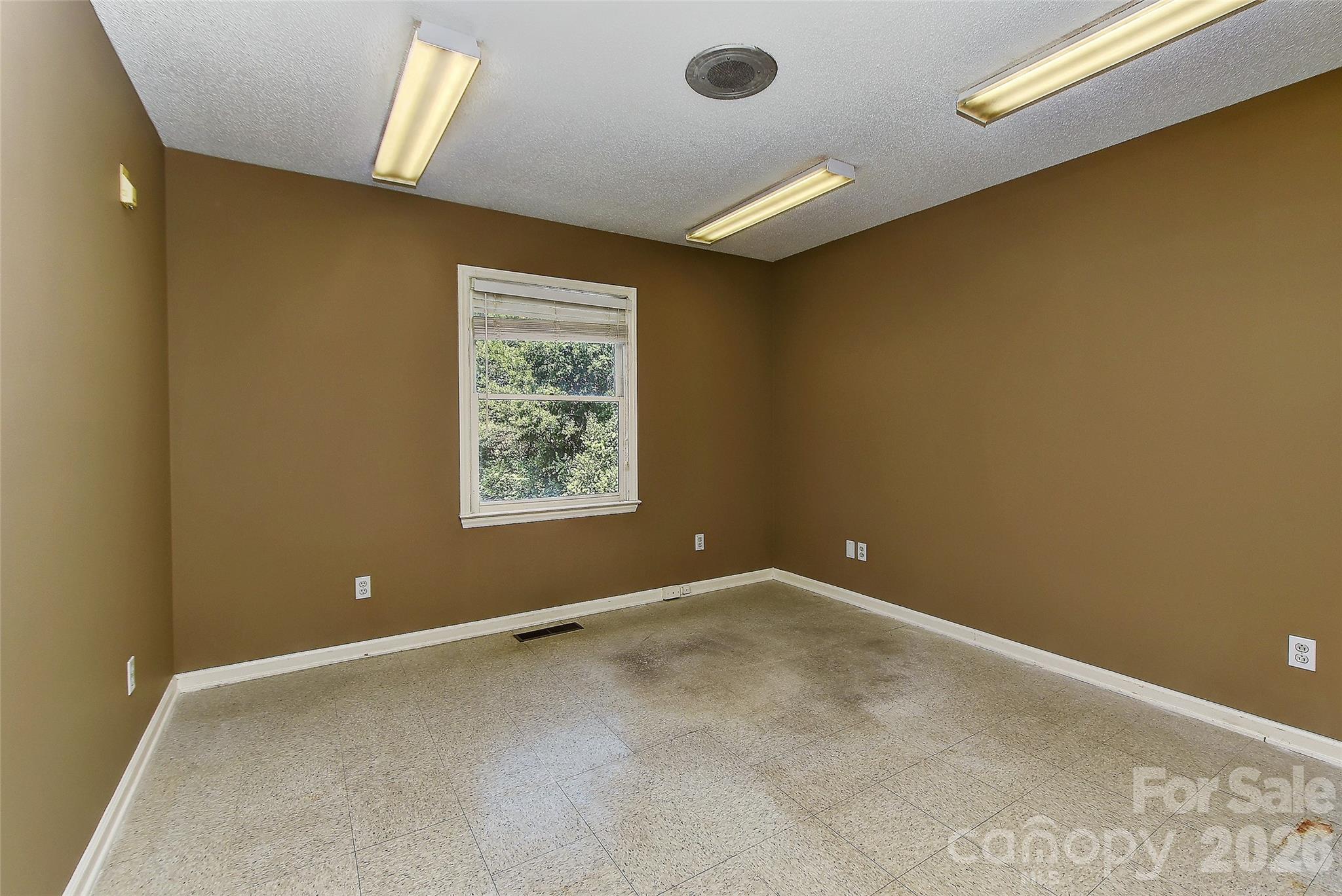 1907 Concord Avenue Property Photo 18
