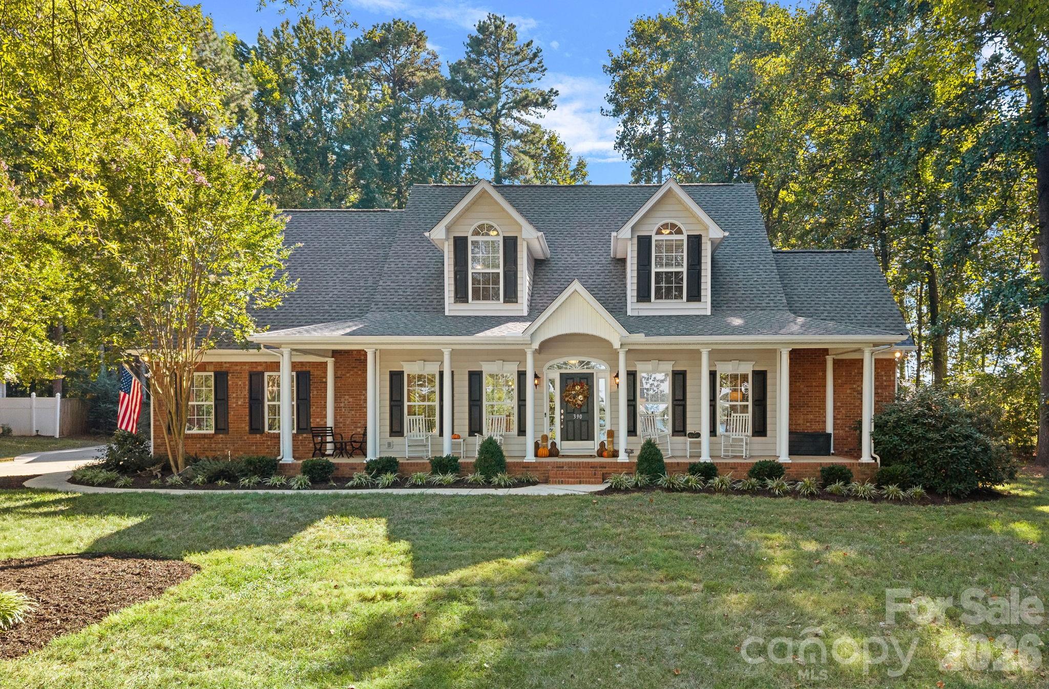 390 Robinson Road Property Photo 1
