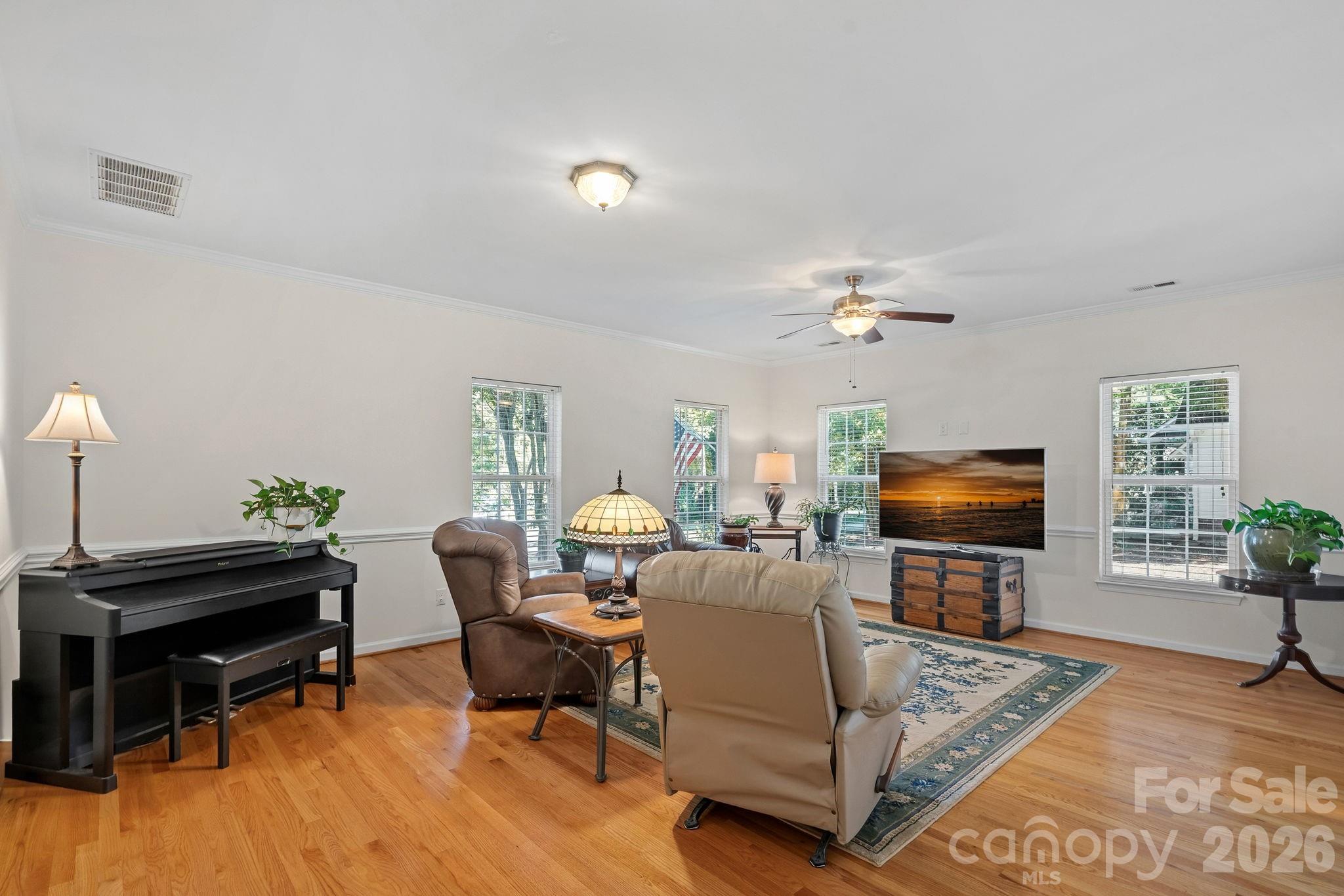 390 Robinson Road Property Photo 17