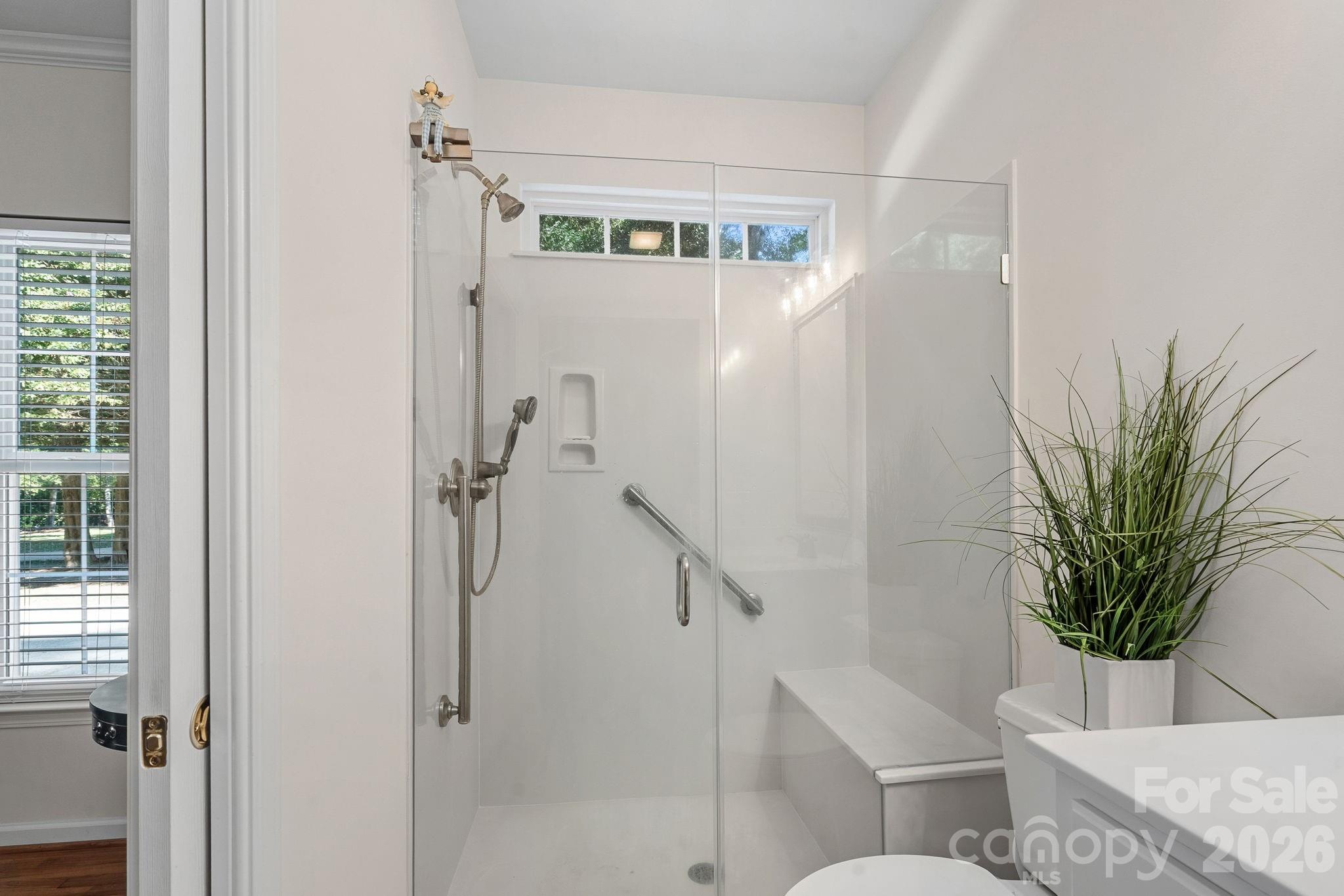 390 Robinson Road Property Photo 19