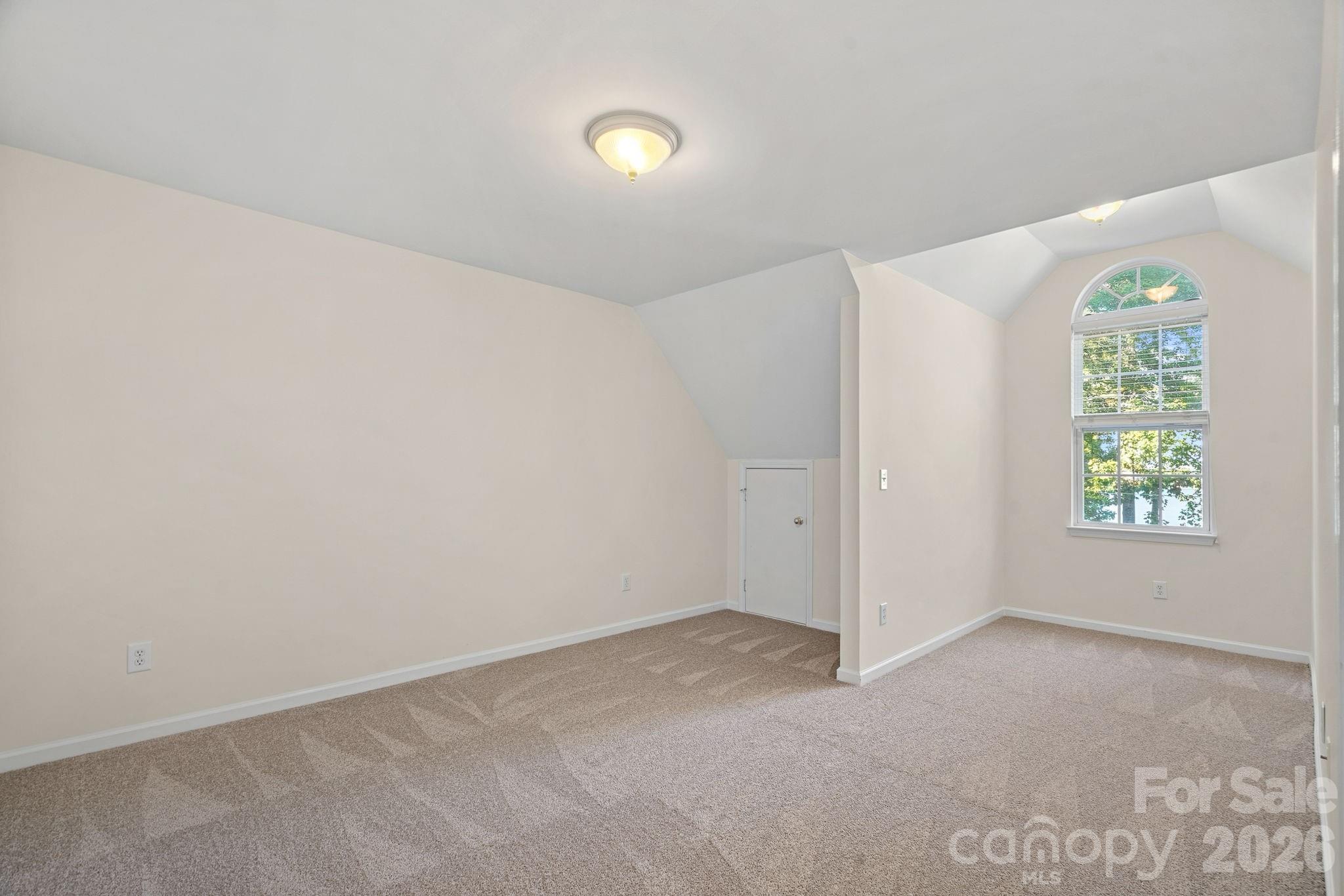 390 Robinson Road Property Photo 20
