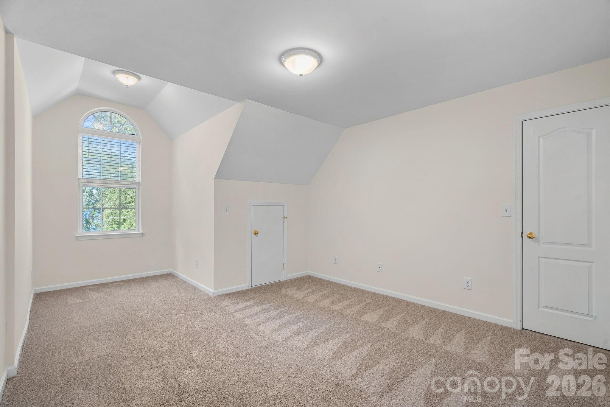 390 Robinson Road Property Photo 22