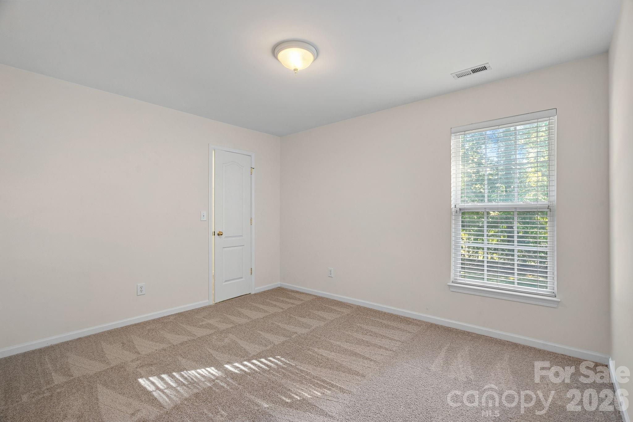390 Robinson Road Property Photo 24