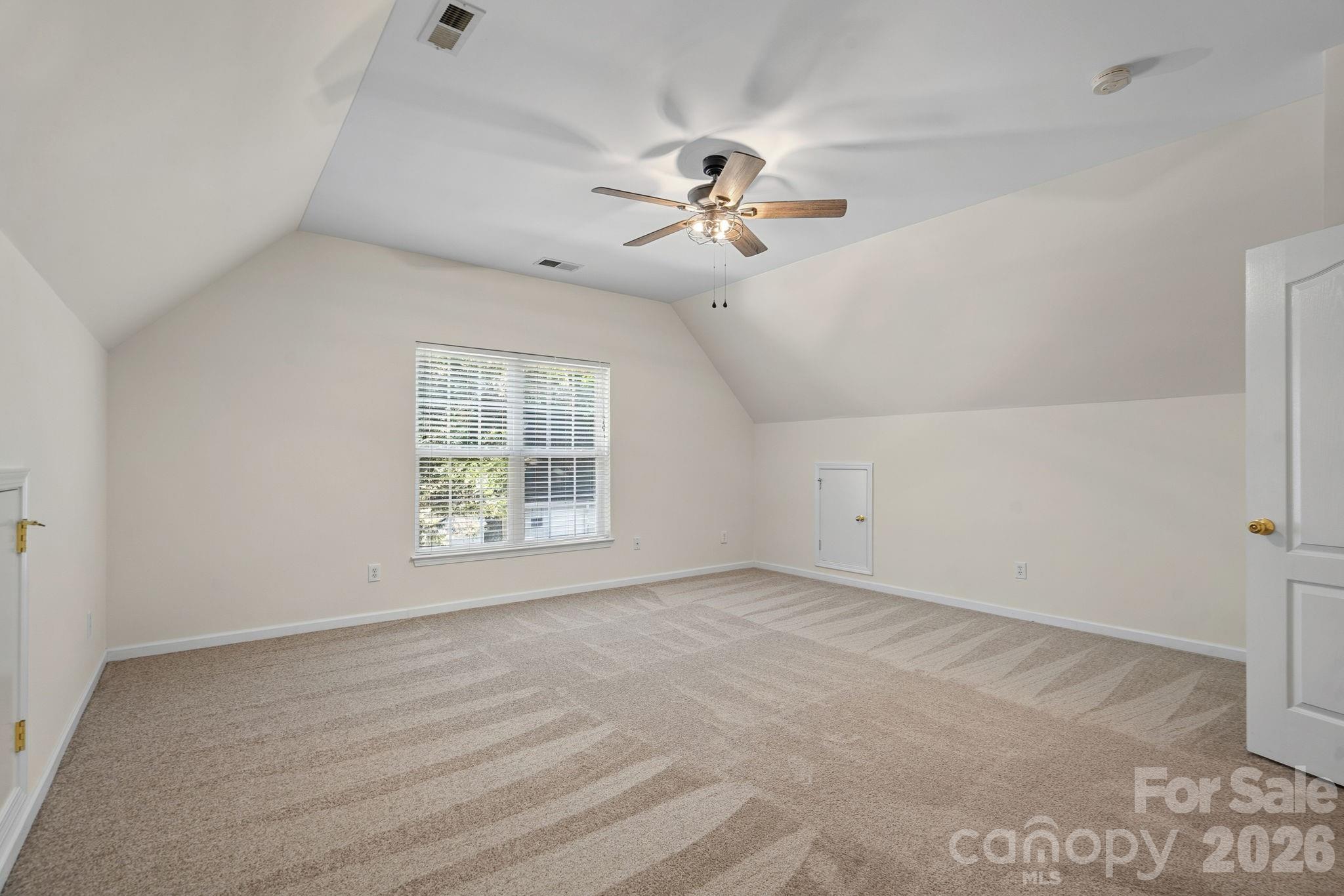 390 Robinson Road Property Photo 25
