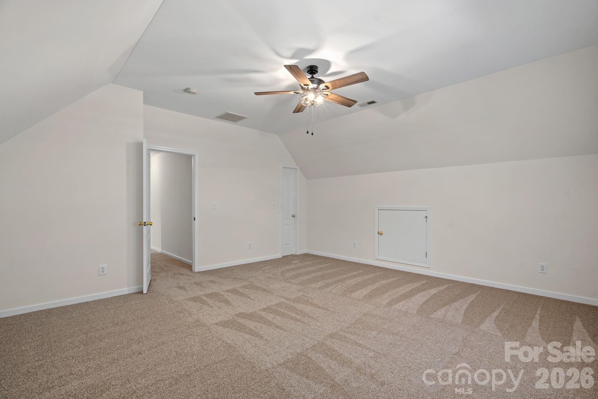 390 Robinson Road Property Photo 26