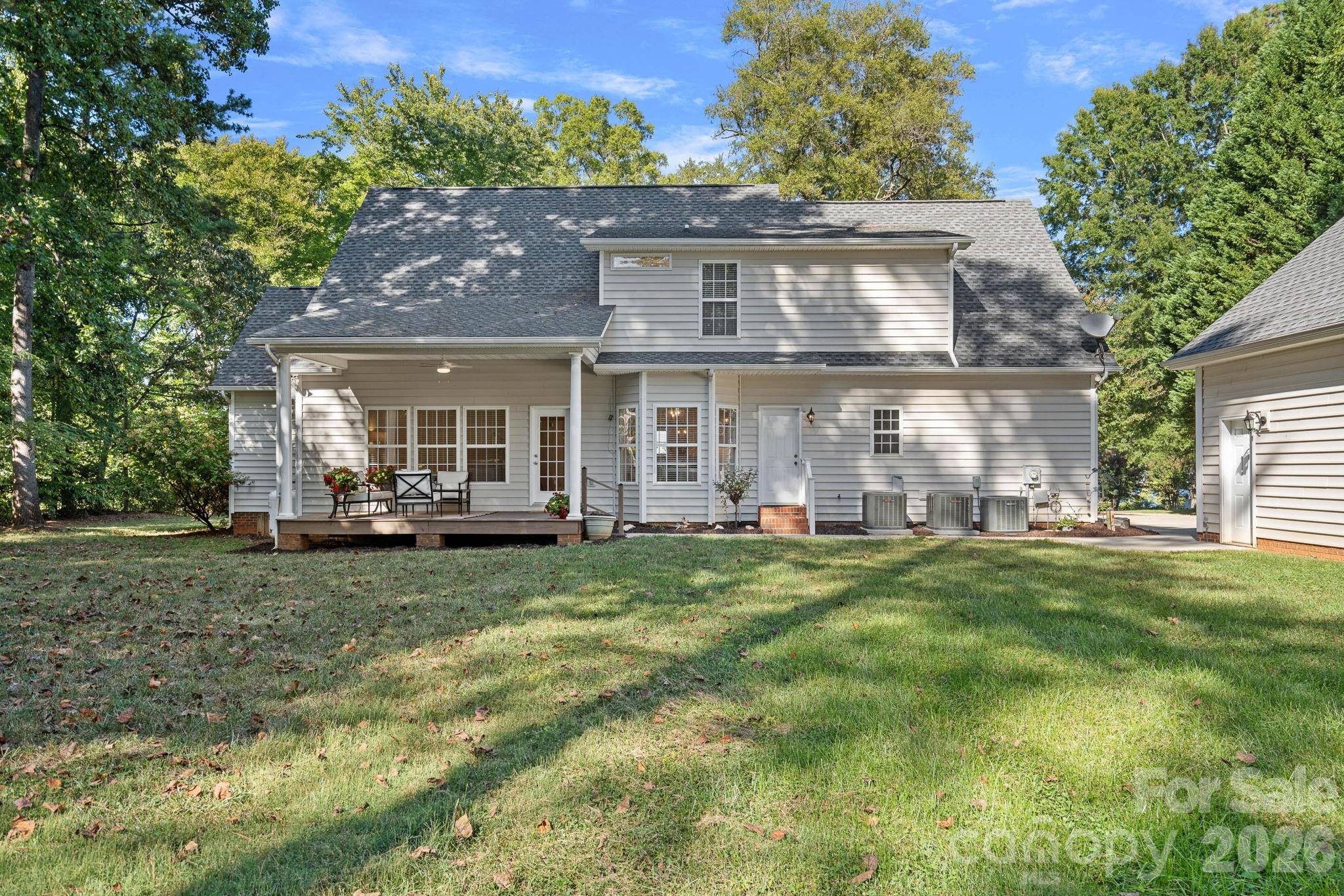 390 Robinson Road Property Photo 32