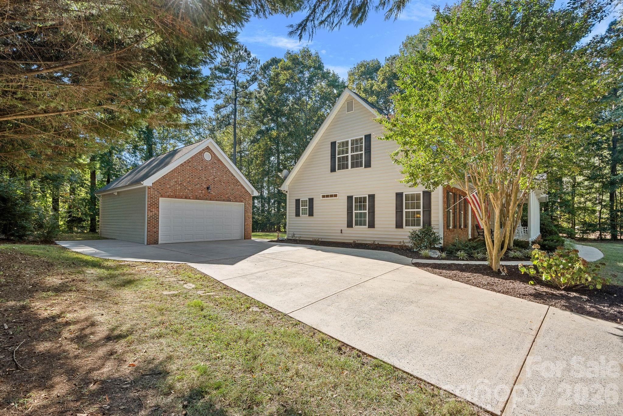 390 Robinson Road Property Photo 34