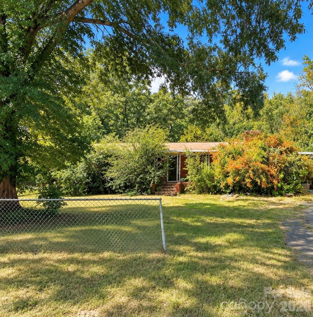1929 Grace Lane Property Photo 1