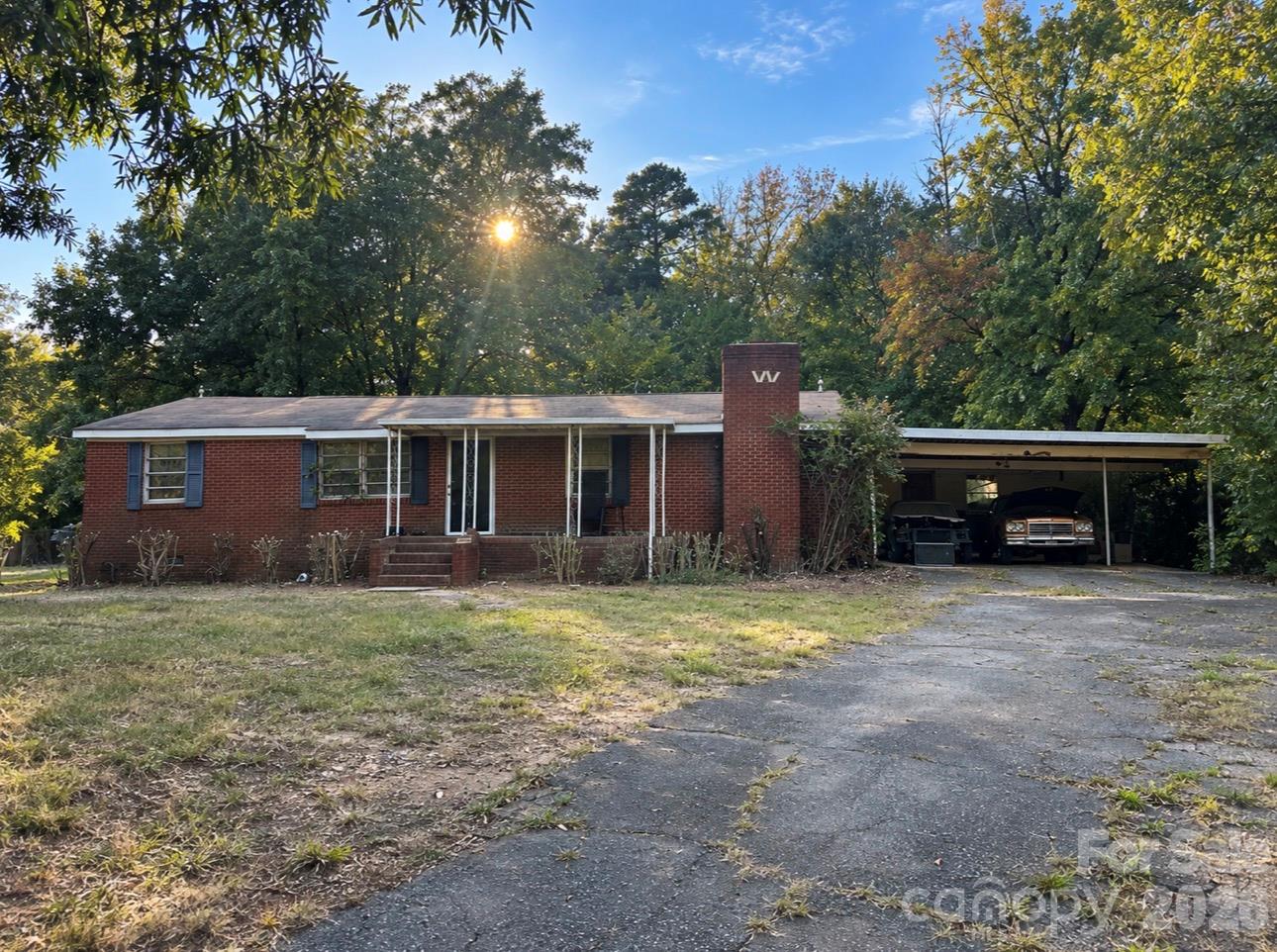 1929 Grace Lane Property Photo 1
