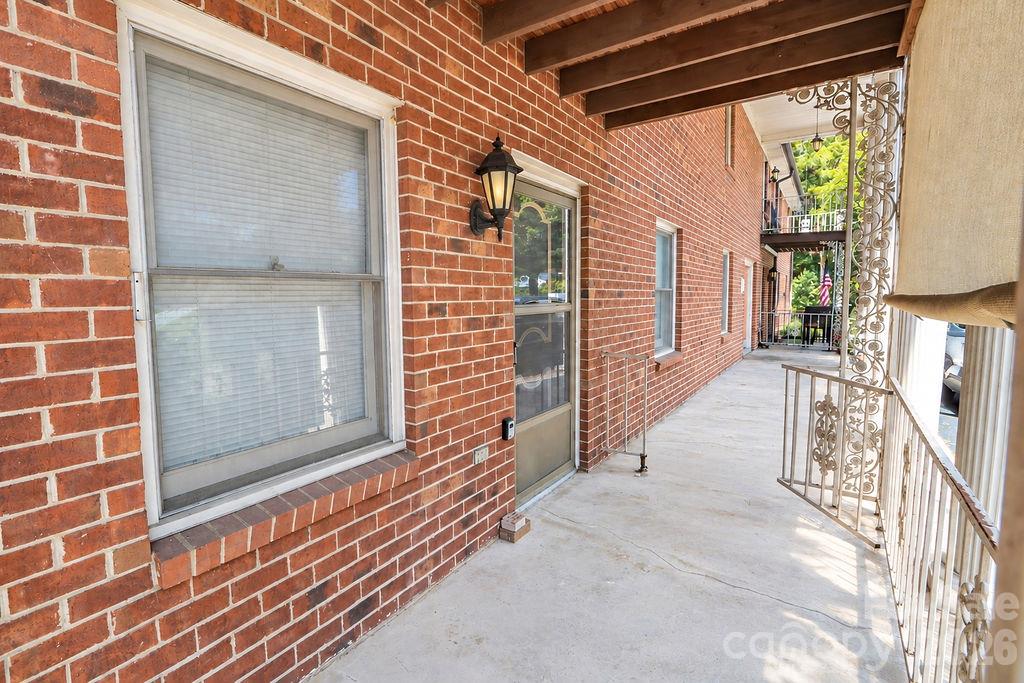 2102 S Main Street Property Photo 18