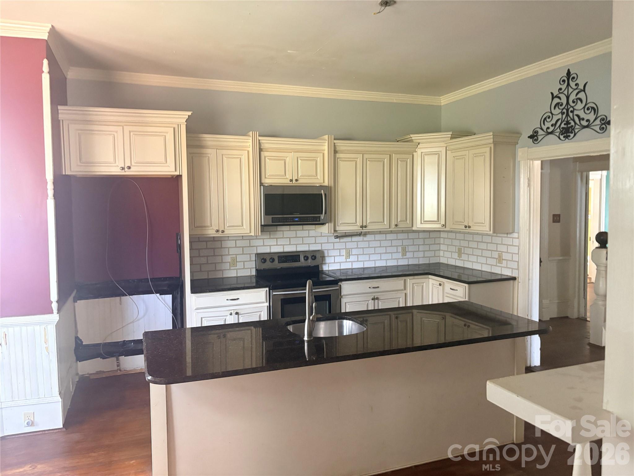 123 York Street Property Photo 6