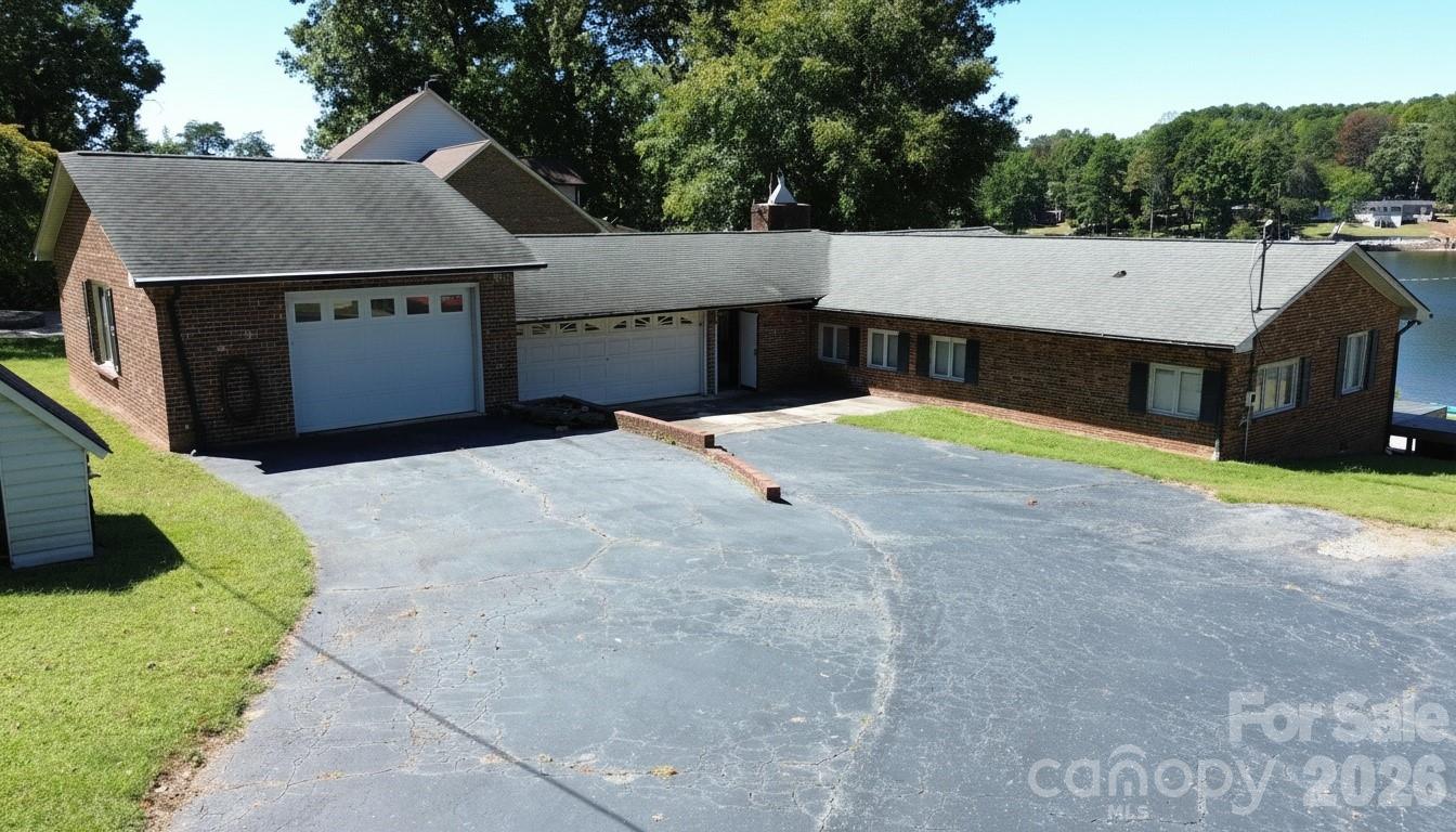 4935 Vagabond Lane Property Photo 2