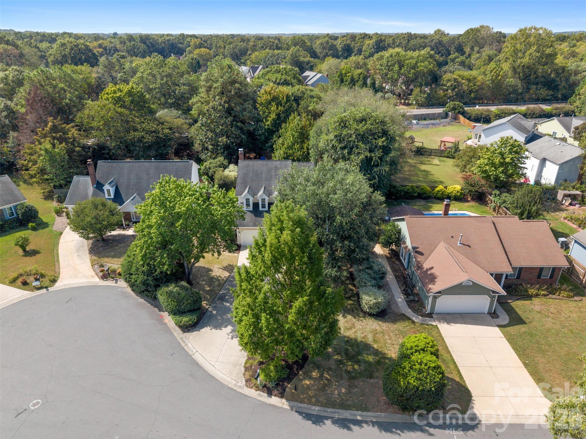 6818 Millingden Court Property Photo 35