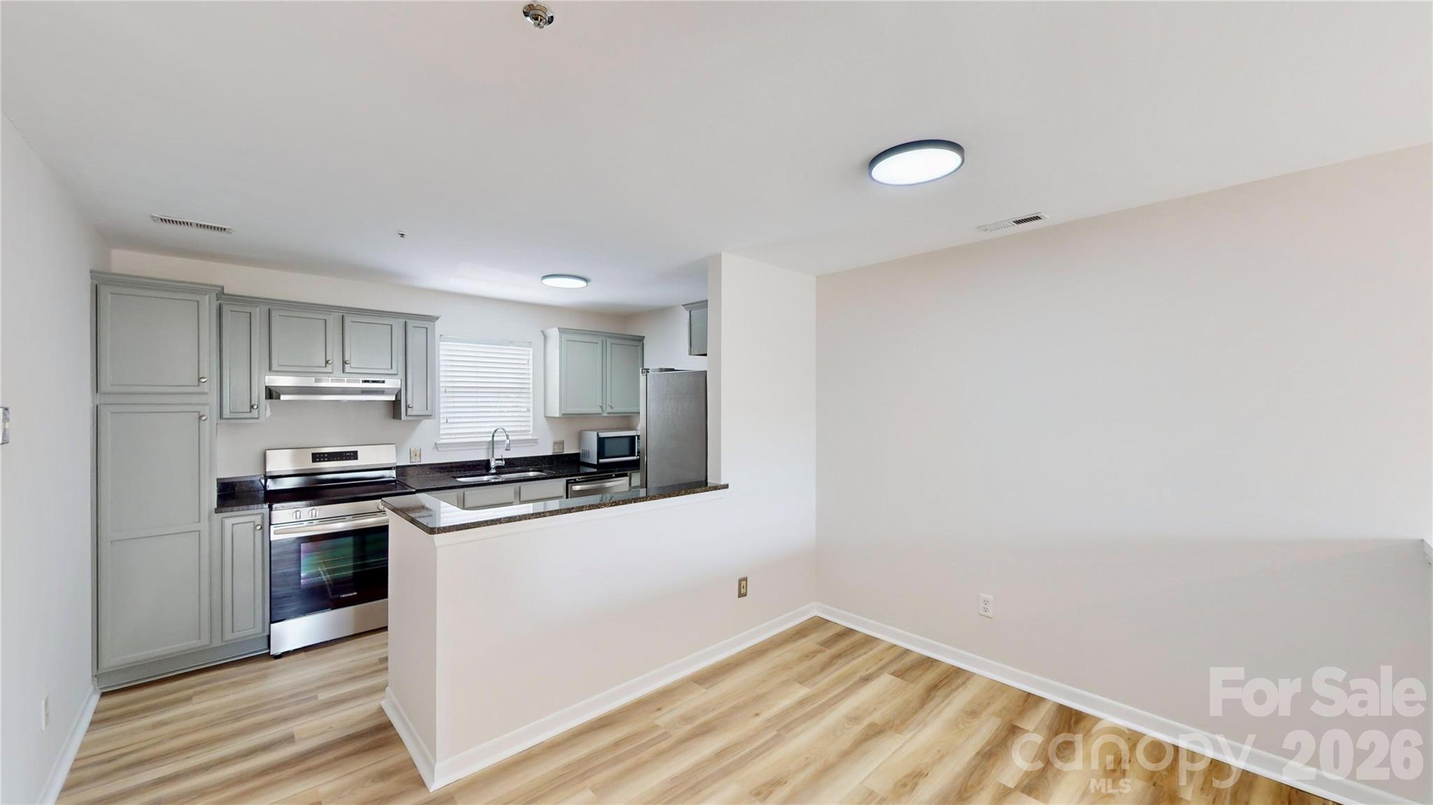 525 Olmsted Park Place M Property Photo 12