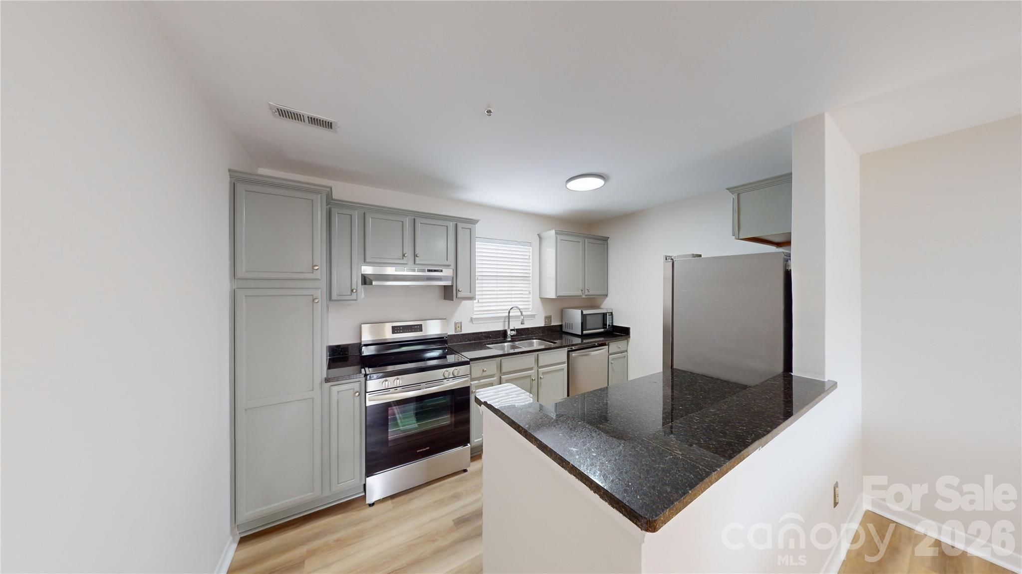 525 Olmsted Park Place M Property Photo 14