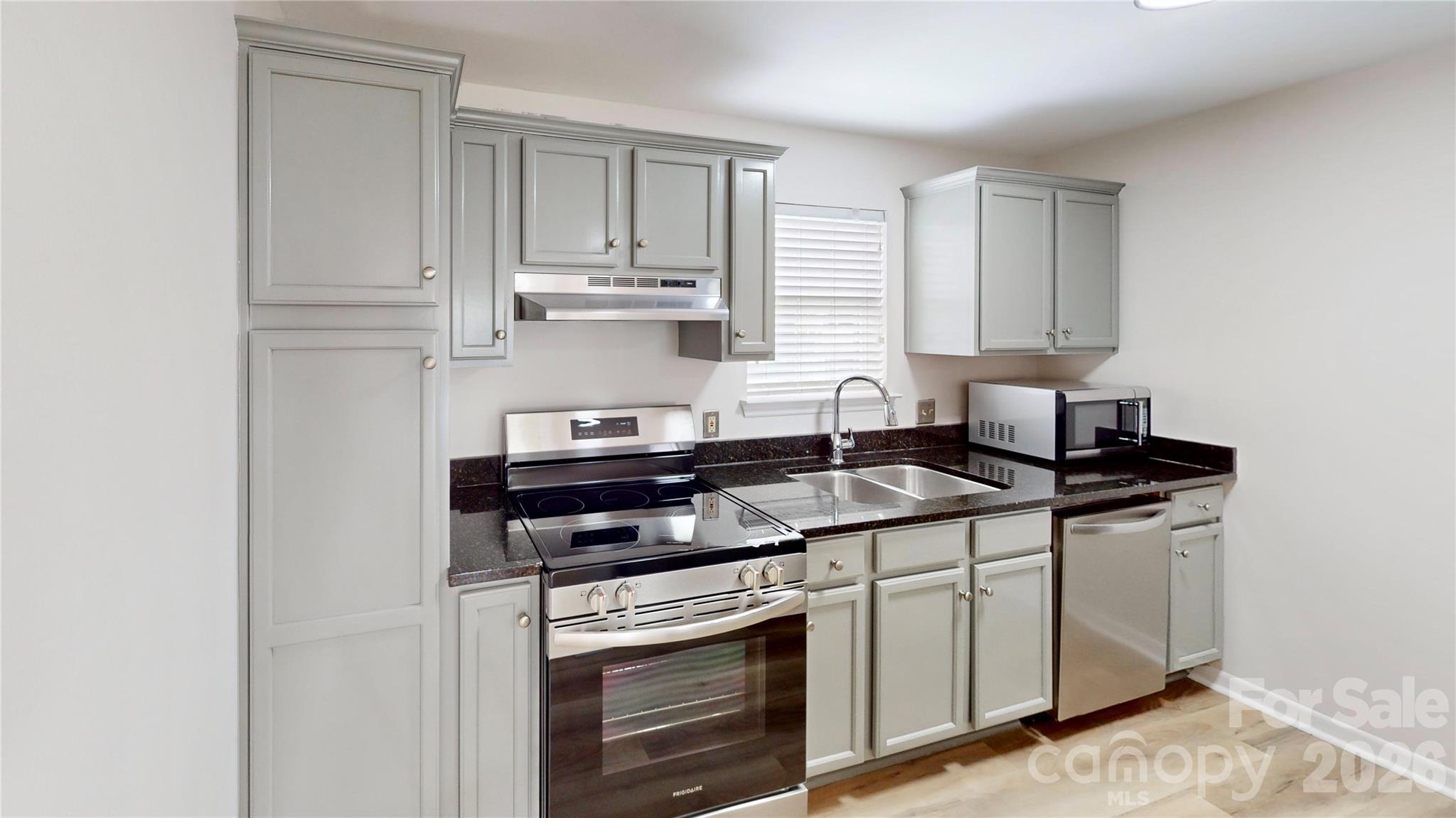 525 Olmsted Park Place M Property Photo 15