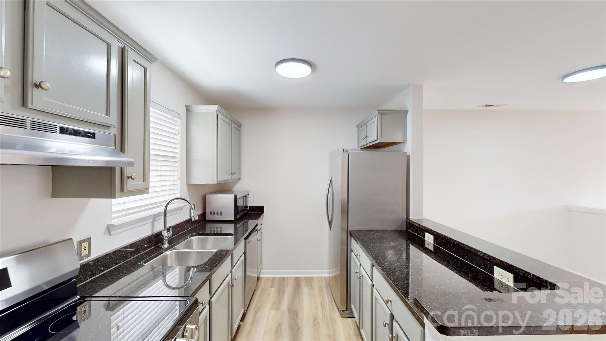 525 Olmsted Park Place M Property Photo 16