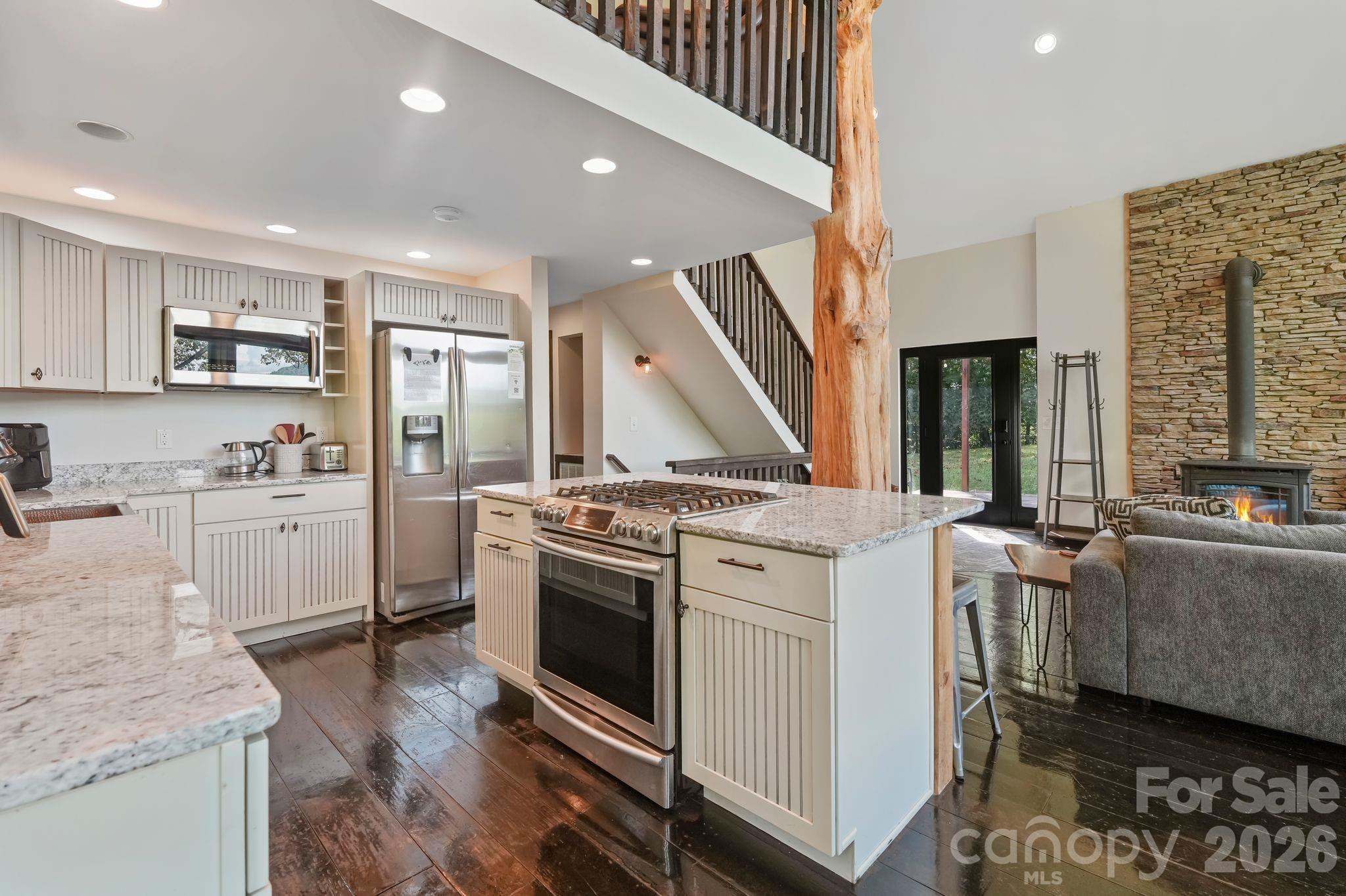 558 Perri Creek Way Property Photo 12