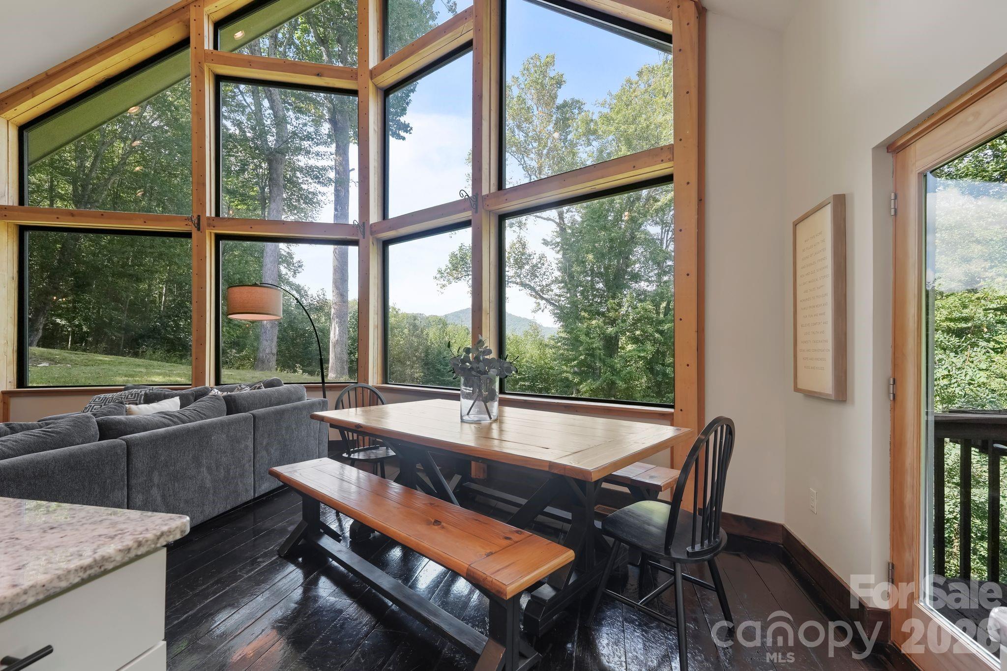 558 Perri Creek Way Property Photo 15