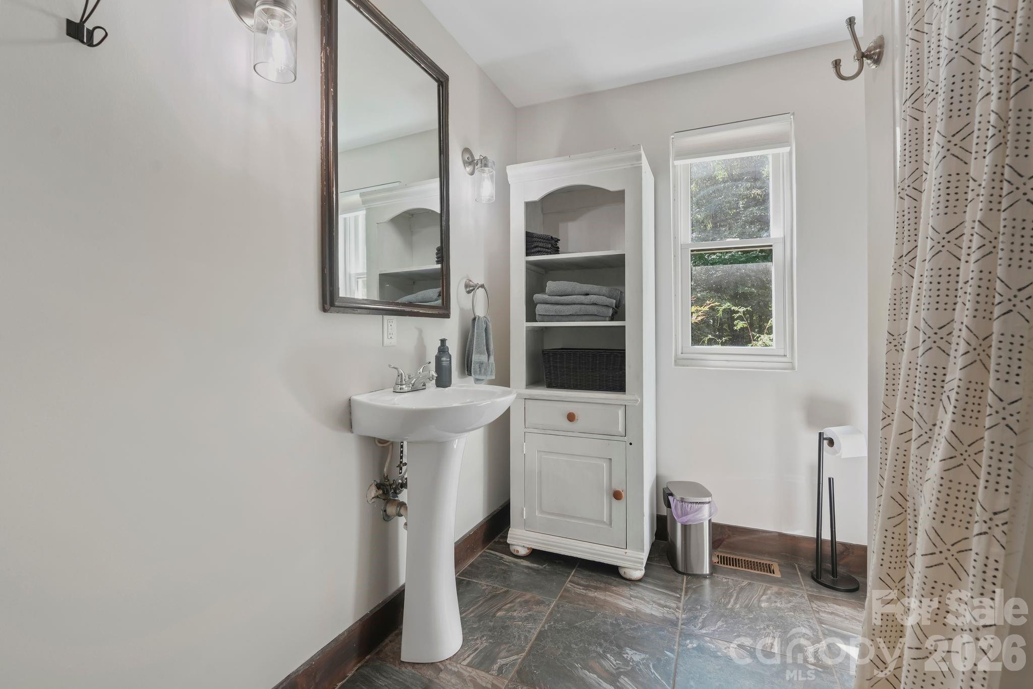 558 Perri Creek Way Property Photo 32