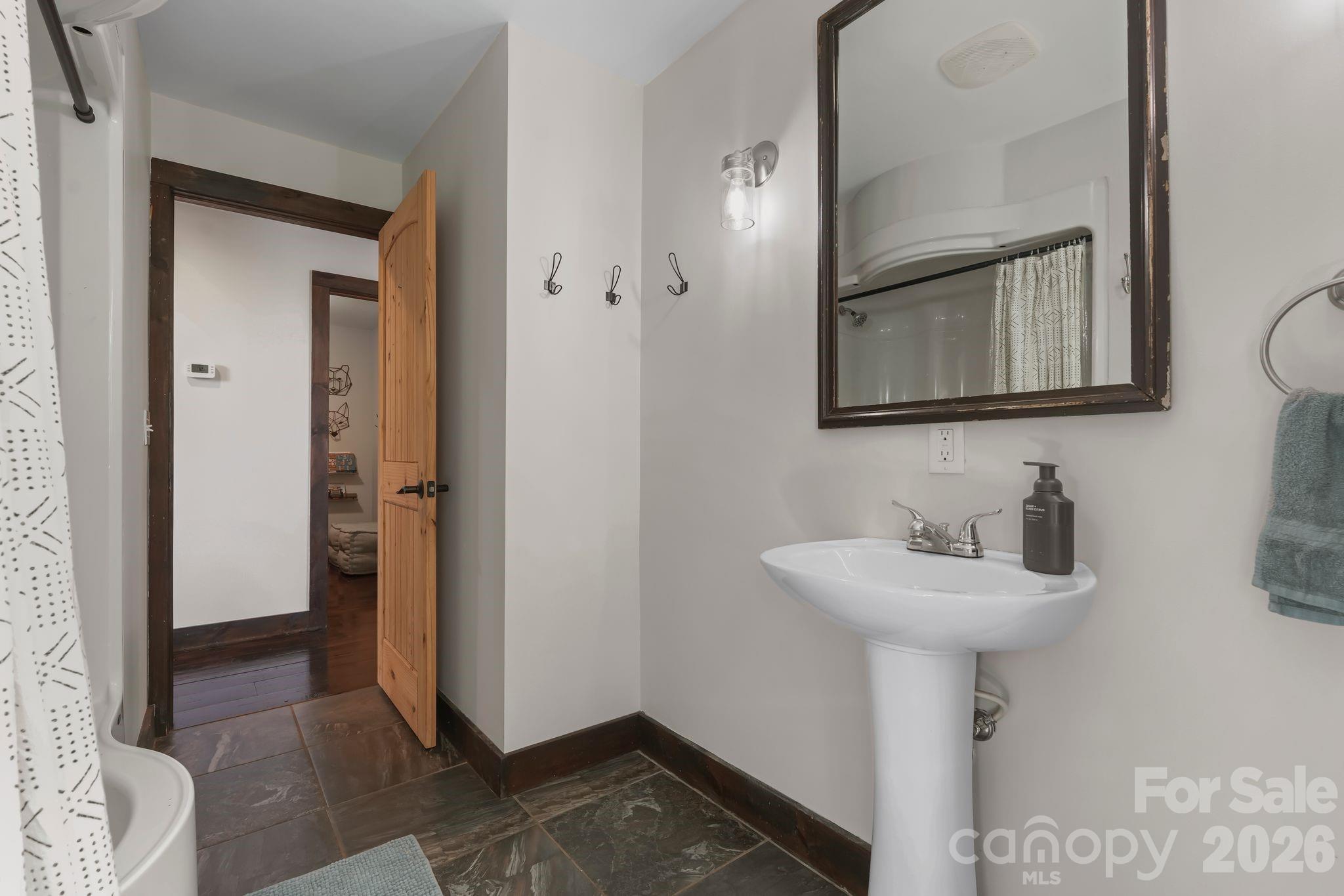 558 Perri Creek Way Property Photo 33