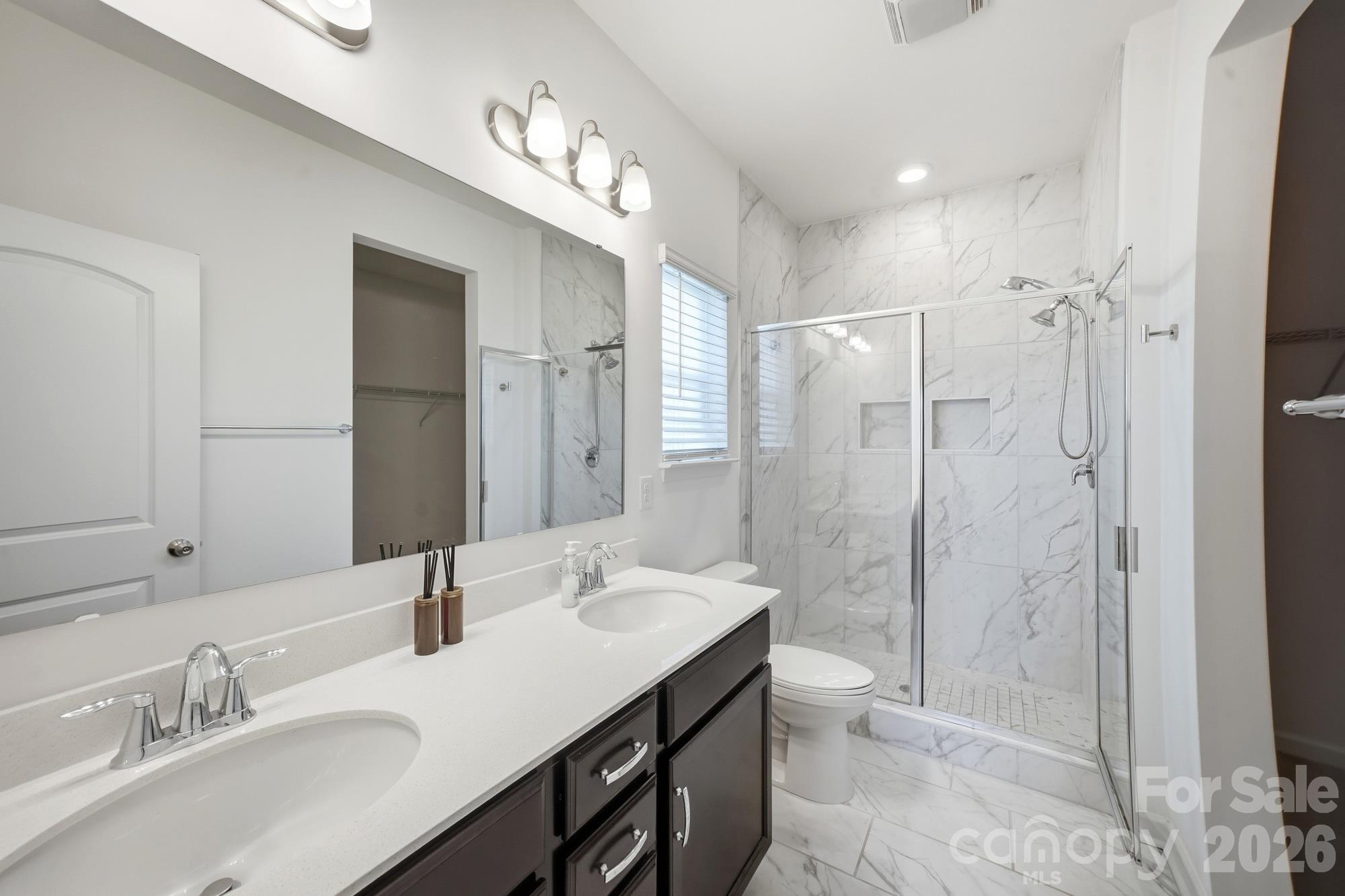 2032 Turnsberry Drive 9 Property Photo 18