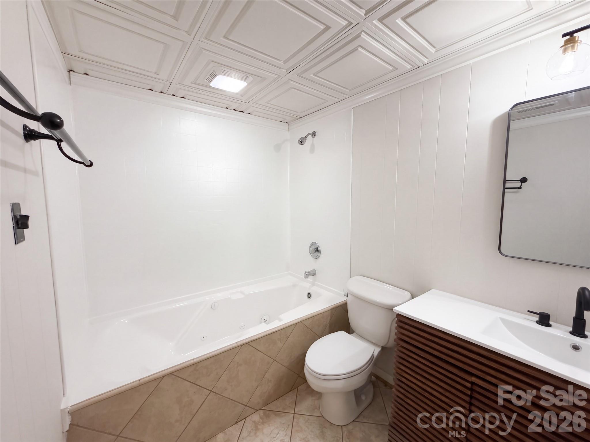 4043 Windward Drive Property Photo 11