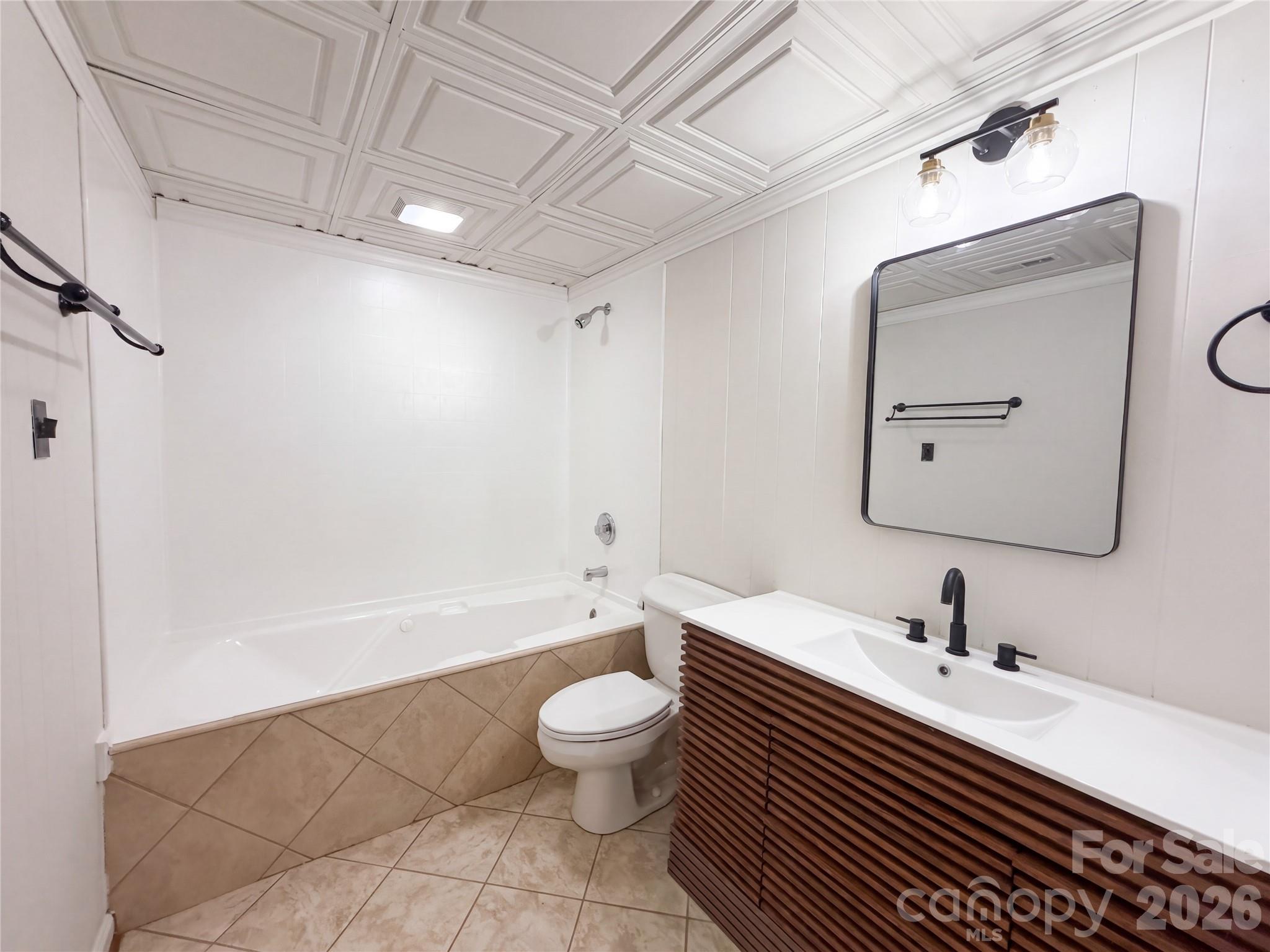 4043 Windward Drive Property Photo 12