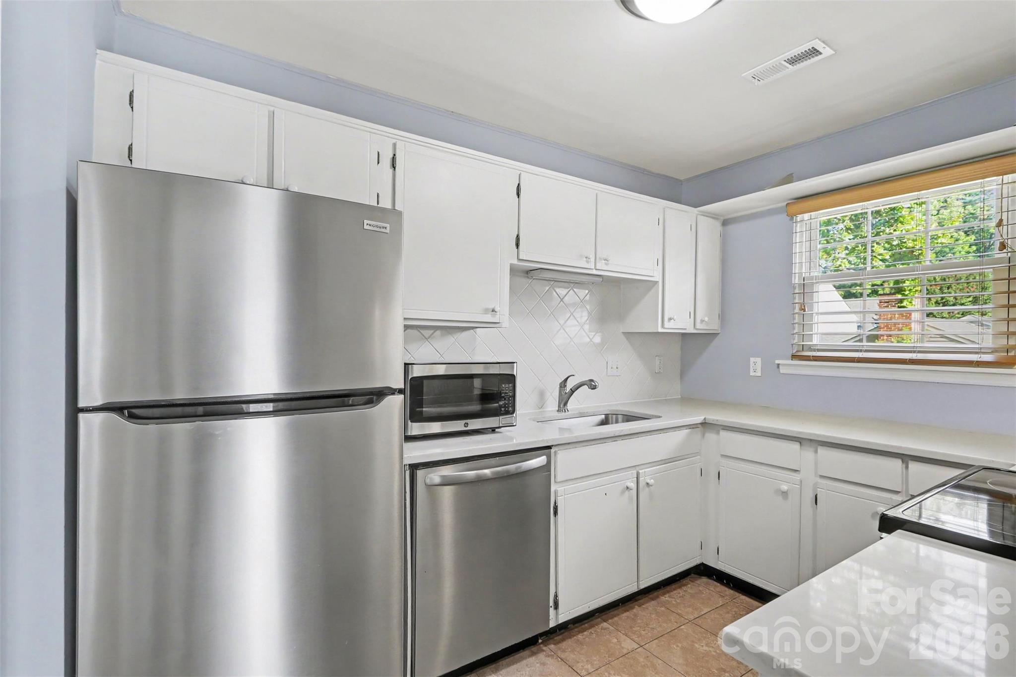 8521 Castle Pine Court Property Photo 6