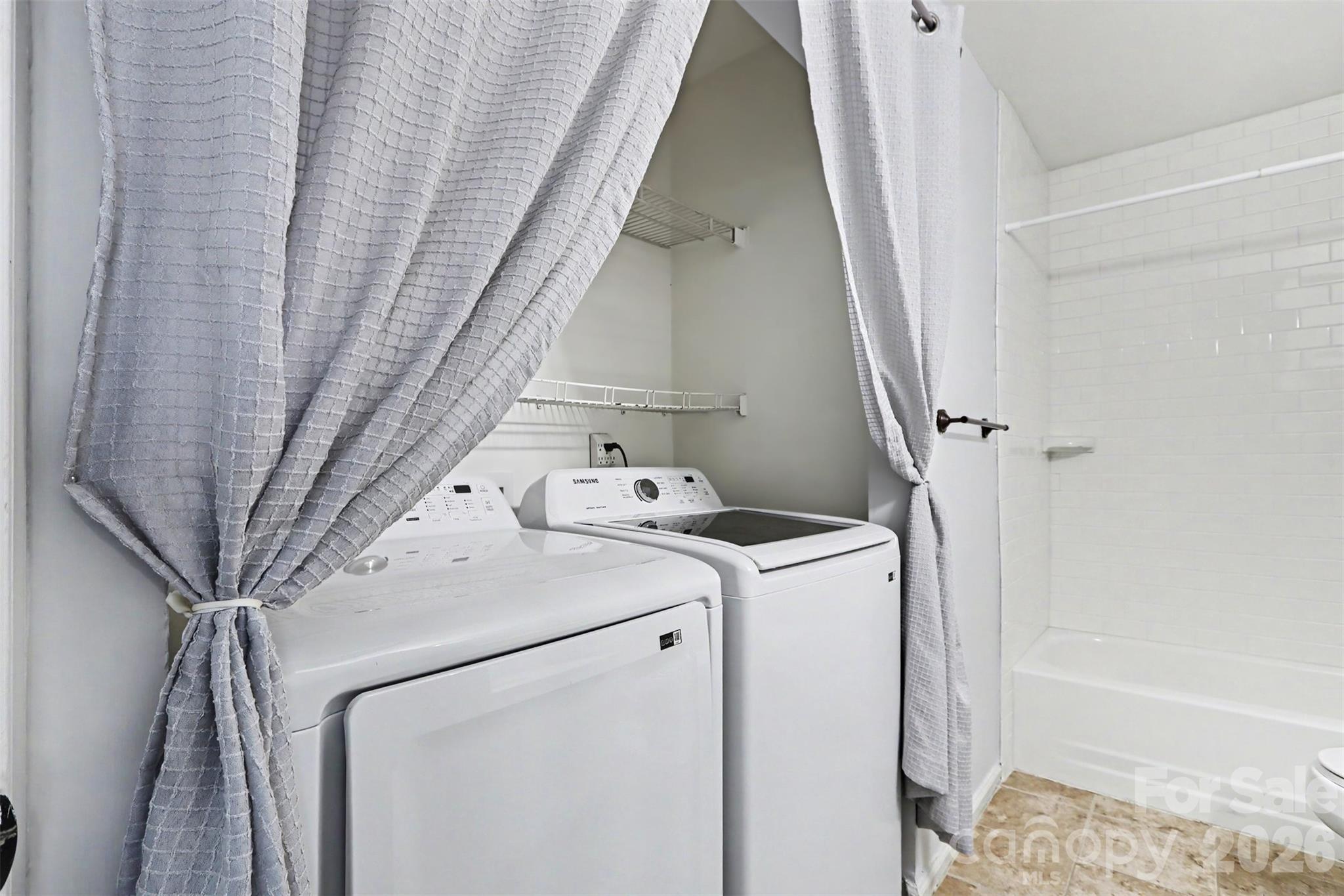 8521 Castle Pine Court Property Photo 11