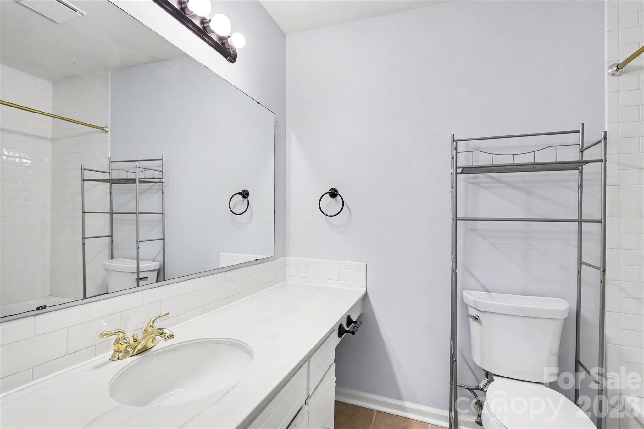 8521 Castle Pine Court Property Photo 16
