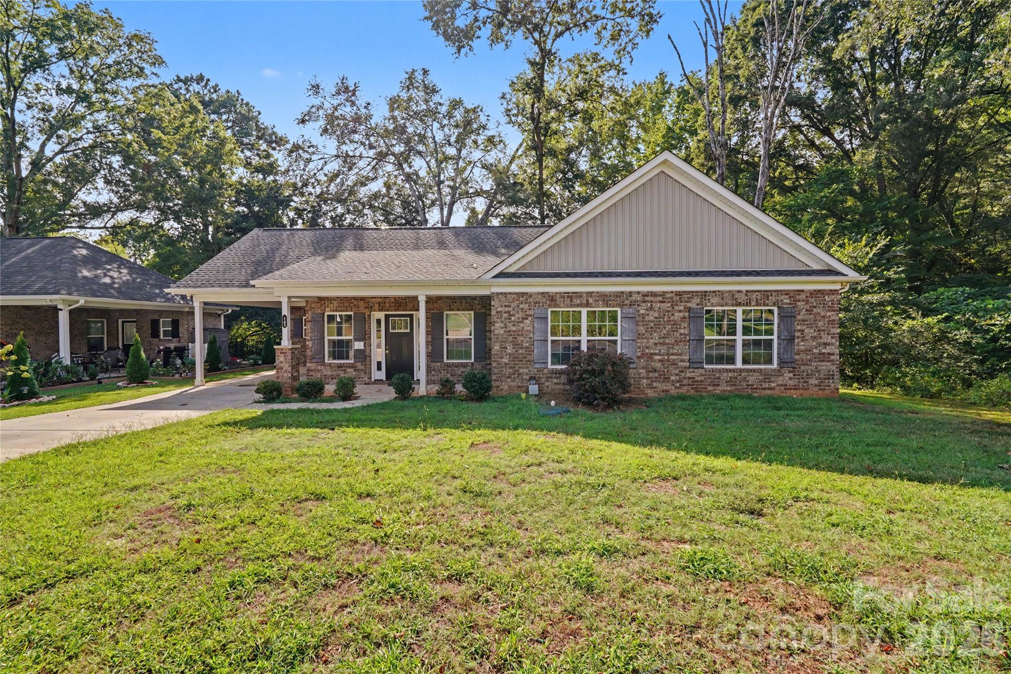 161 Ole Eastpointe Drive Property Photo 1