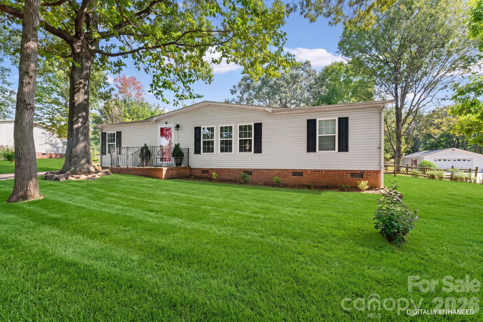 121 Regatta Lane Property Photo 1
