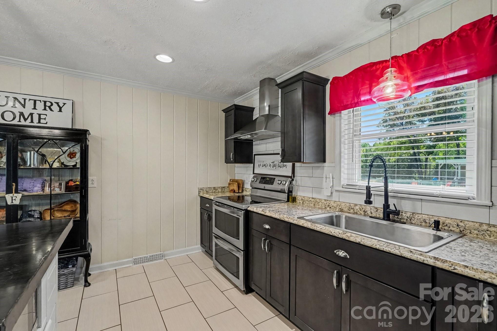 540 Harvell Drive Property Photo 11