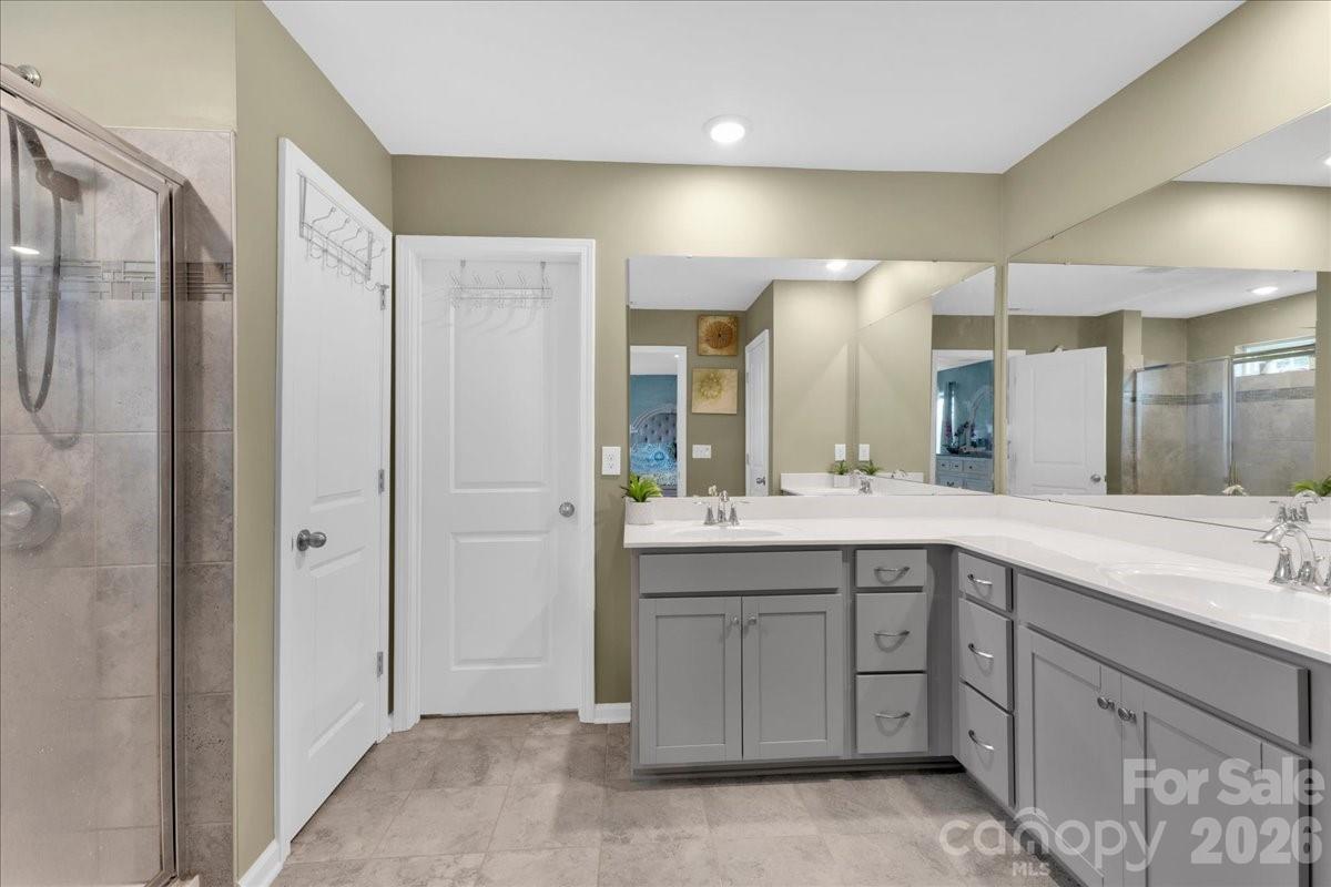 14727 Superior Street Property Photo 15