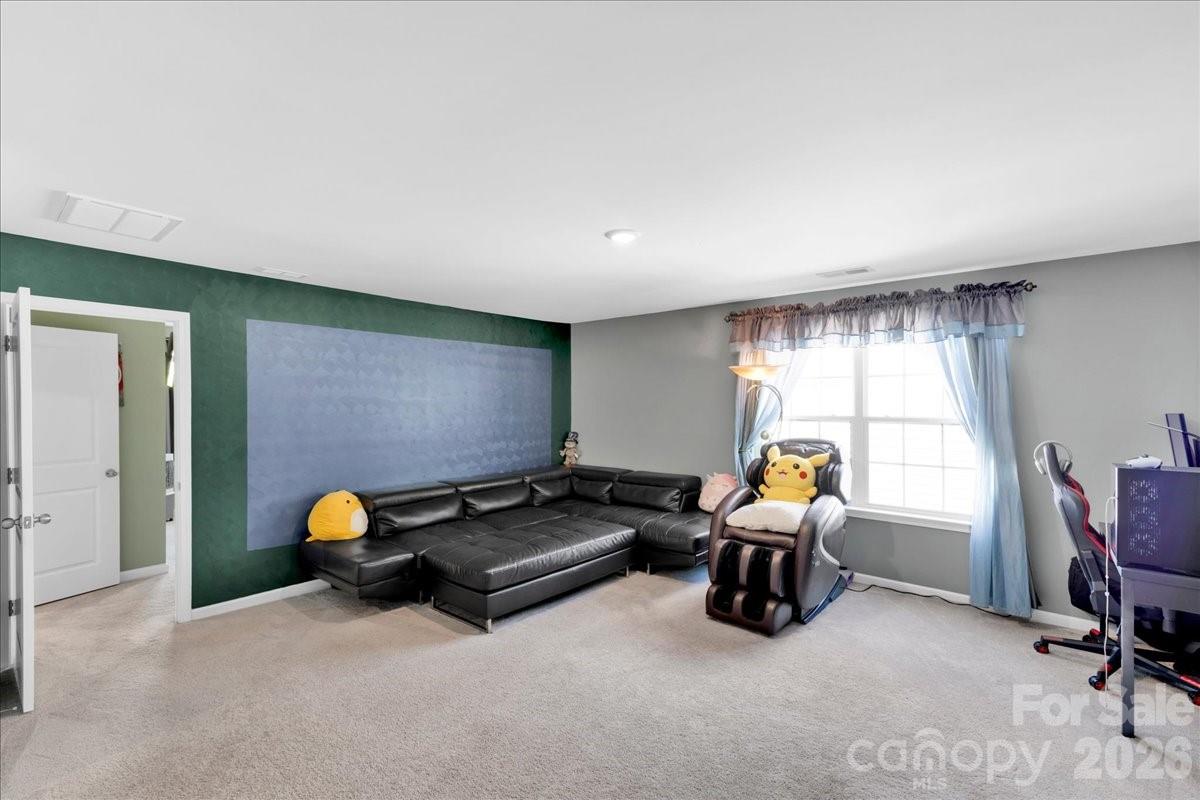 14727 Superior Street Property Photo 22