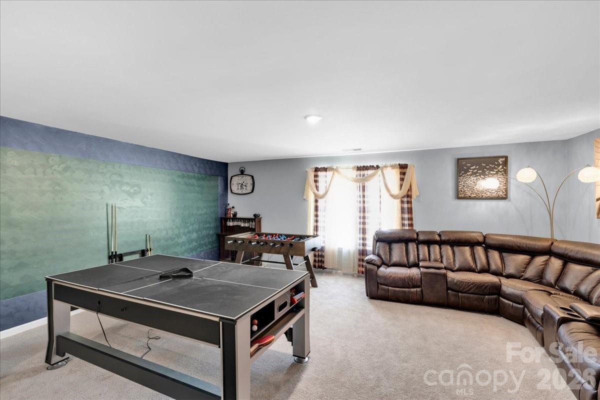 14727 Superior Street Property Photo 24