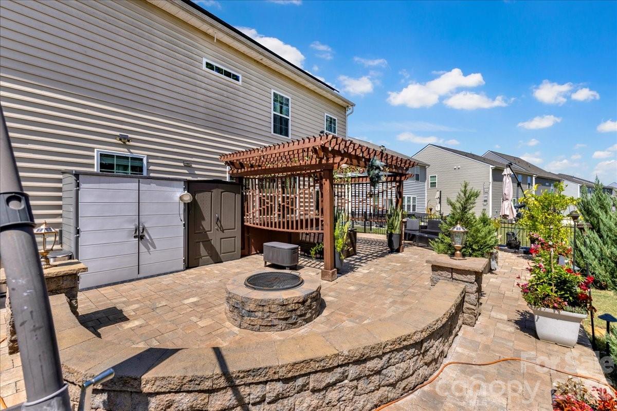 14727 Superior Street Property Photo 29