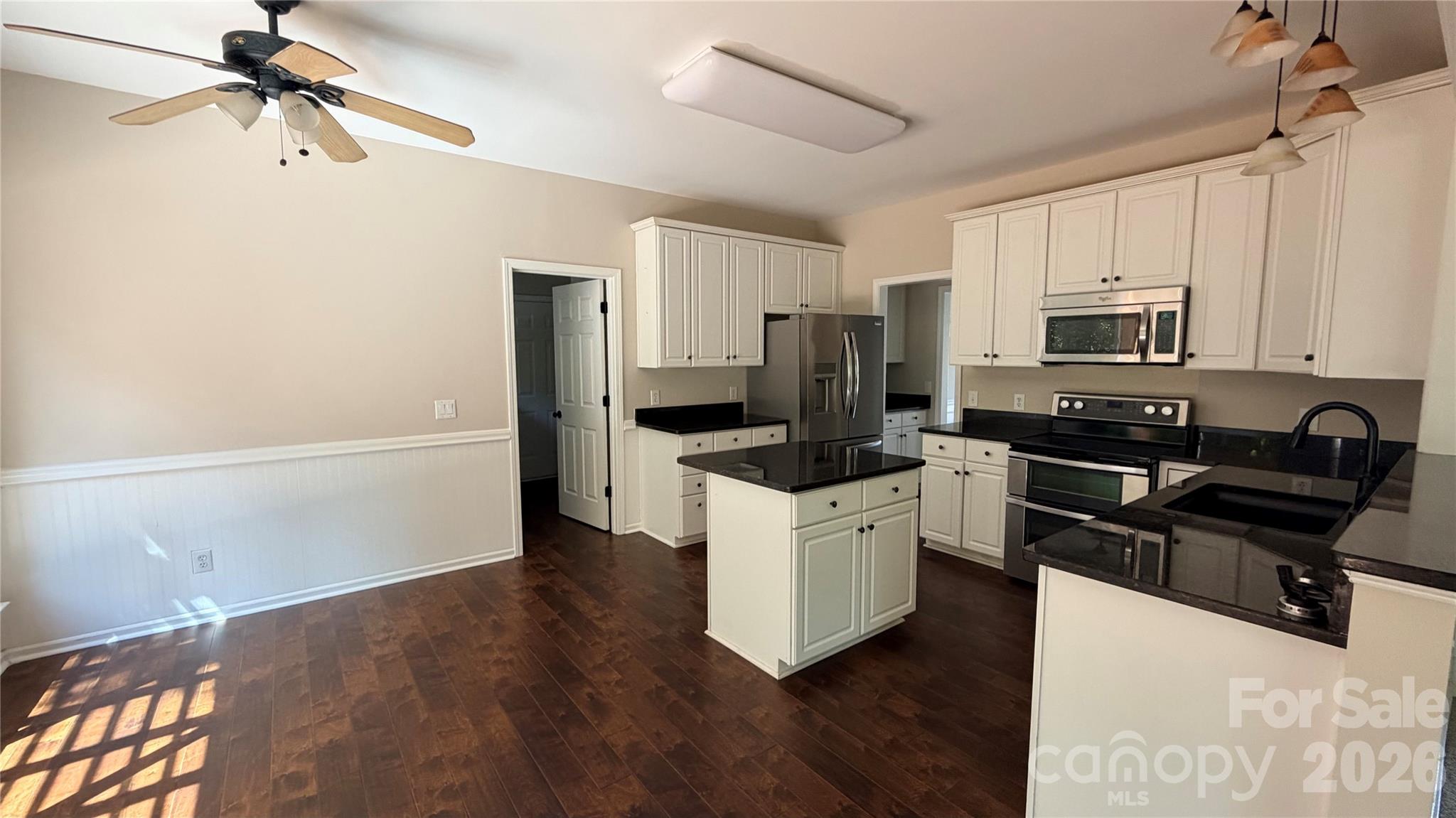 7744 Epping Forest Drive Property Photo 2