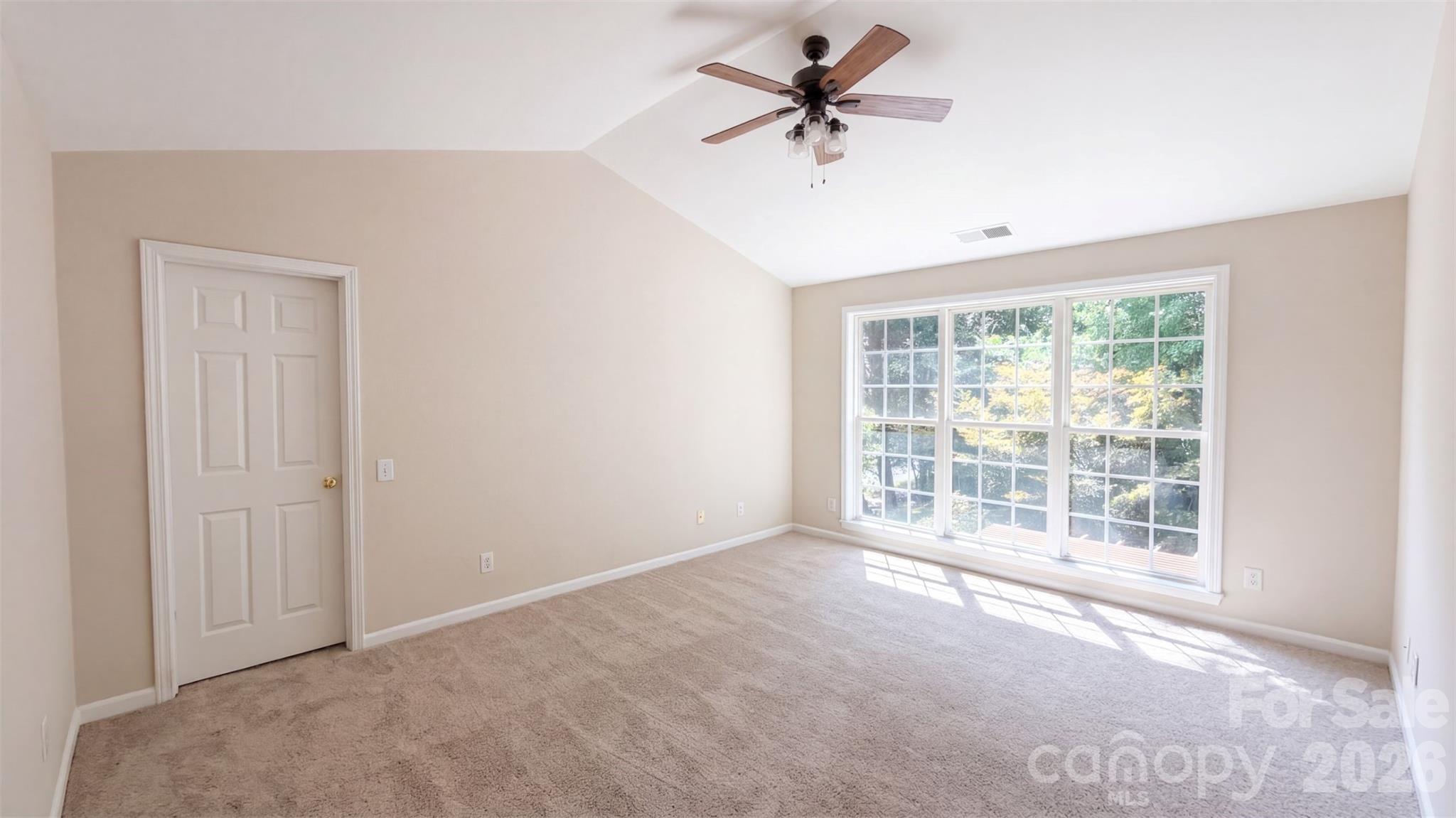 7744 Epping Forest Drive Property Photo 4