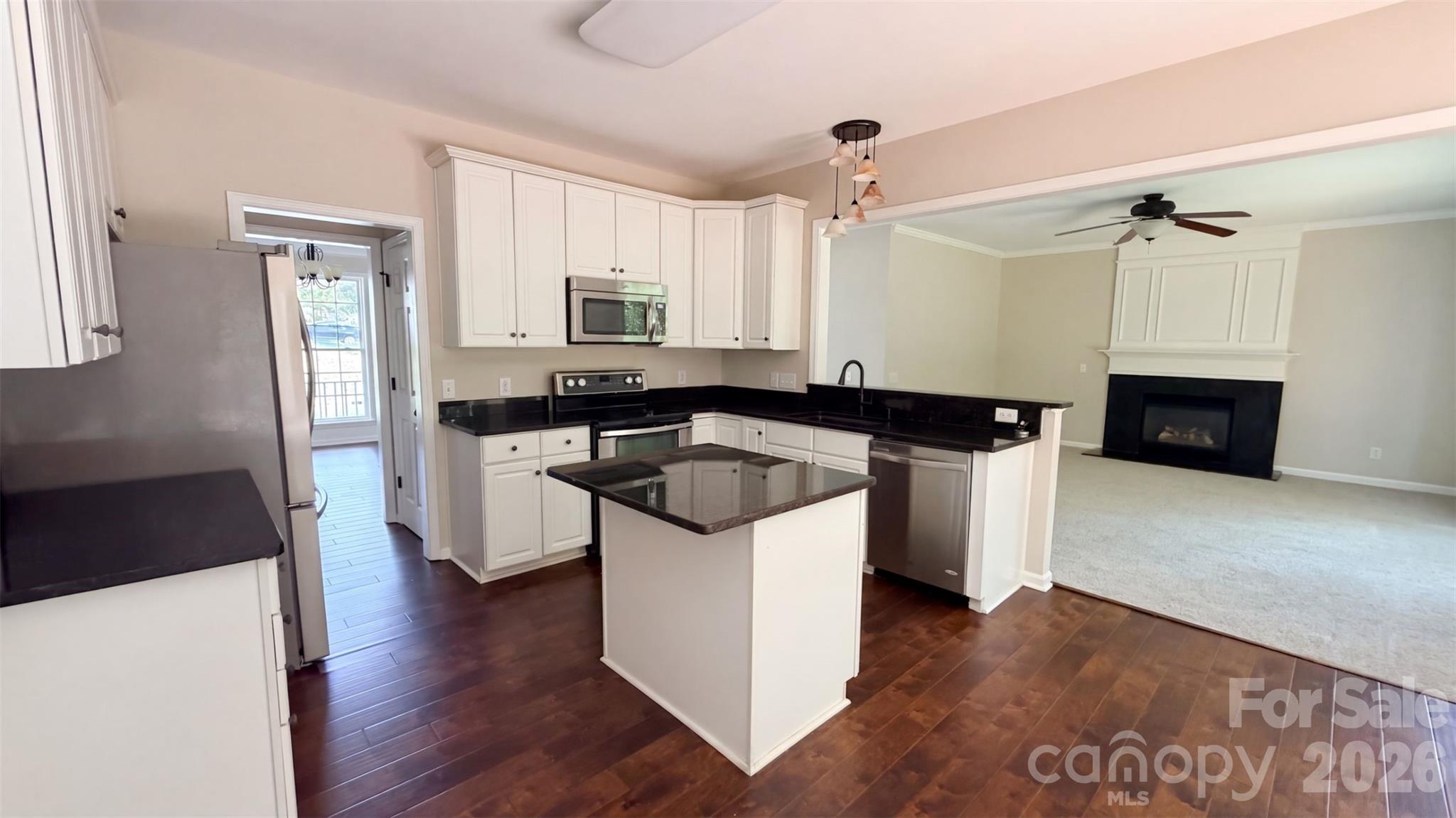 7744 Epping Forest Drive Property Photo 6