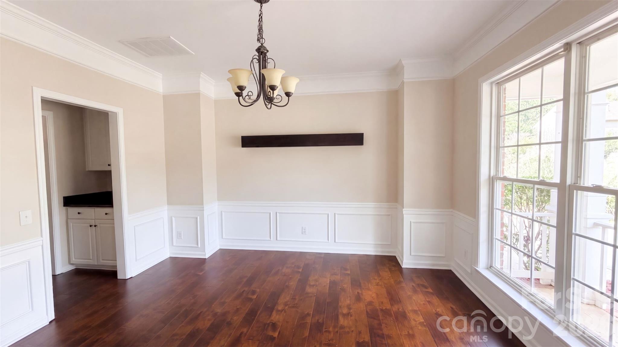 7744 Epping Forest Drive Property Photo 9